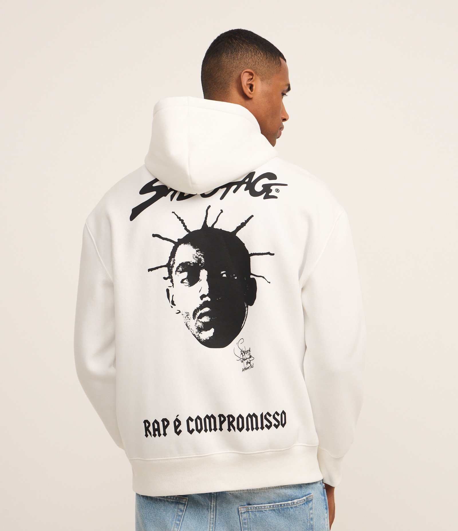 Blusão Relaxed com Estampa Sabotage em Fleece Branco 7