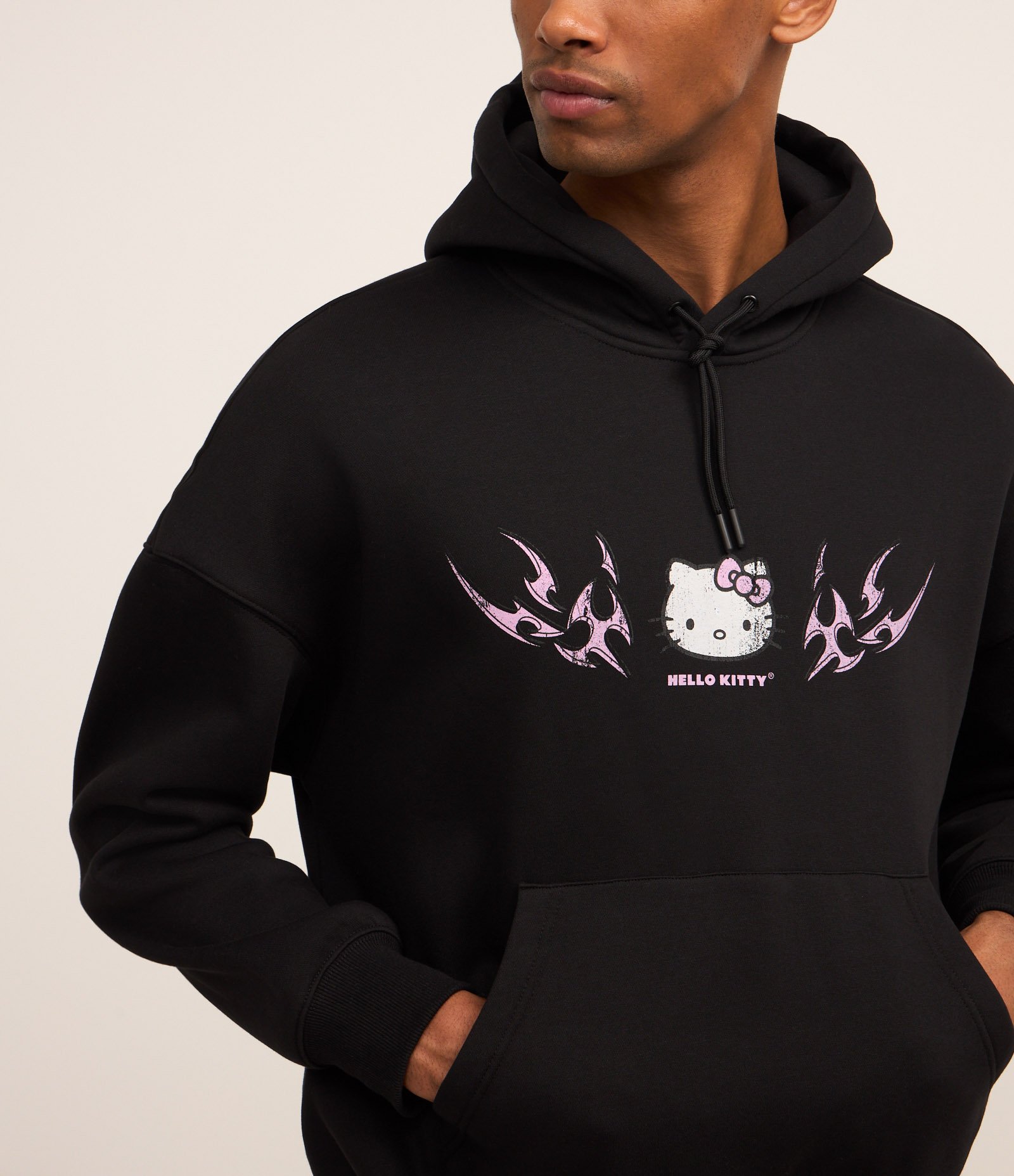 Casaco Boxy em Fleece com Estampa Hello Kitty Preto 3