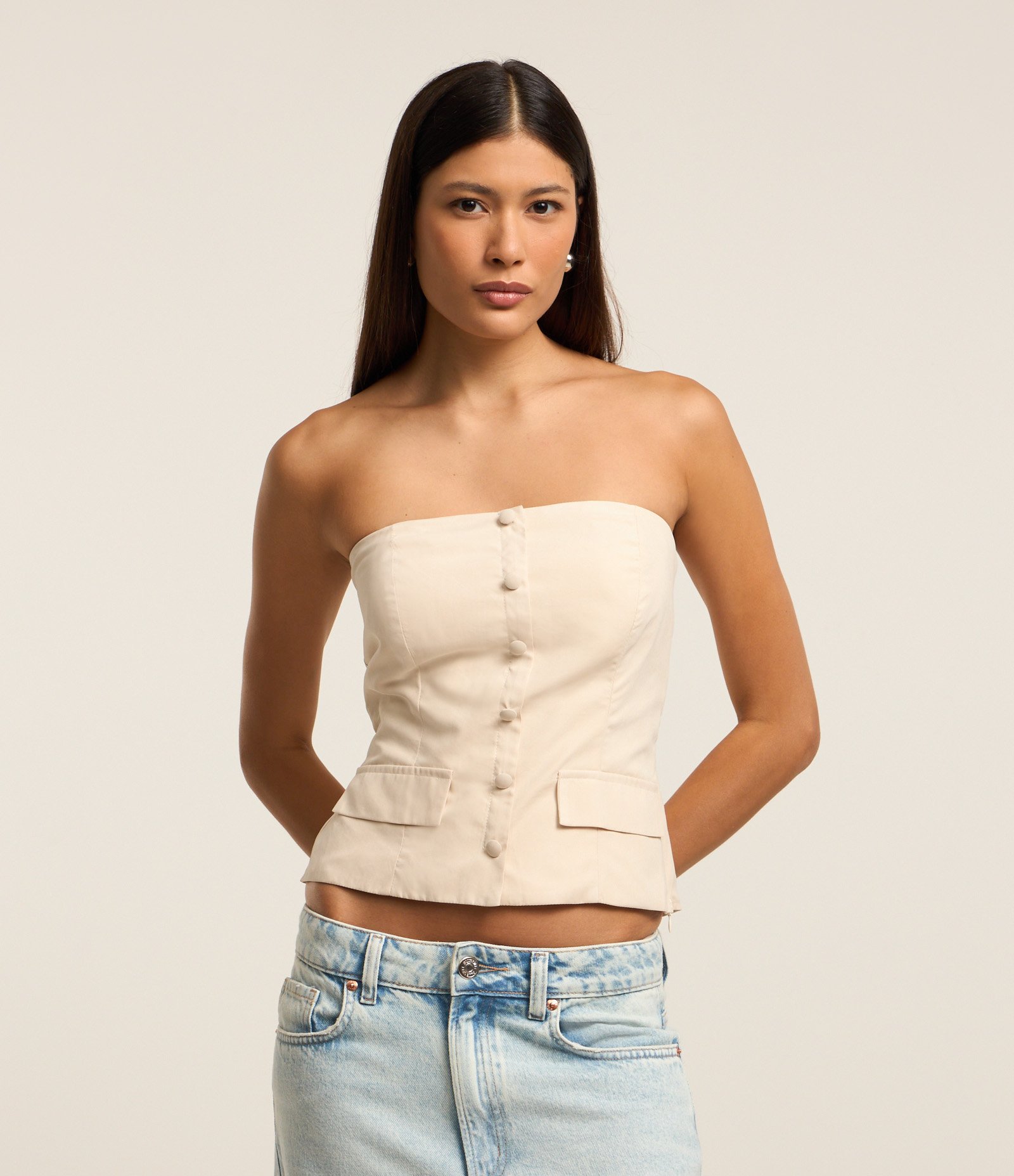 Colete Cupro com Botões Frontais Bege 1