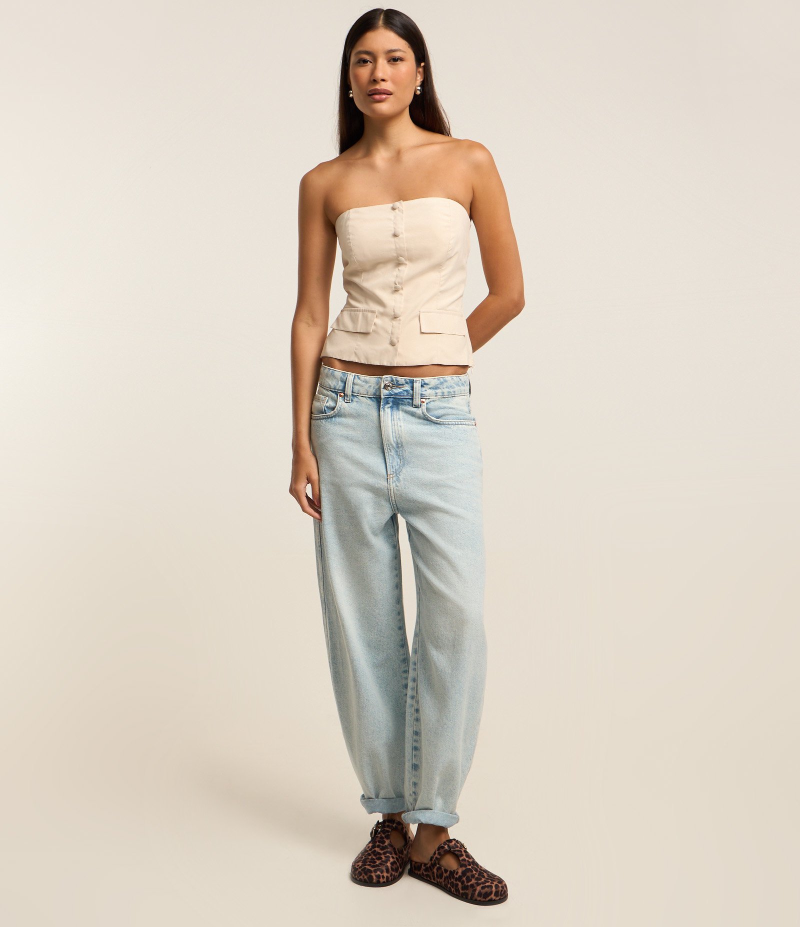 Colete Cupro com Botões Frontais Bege 2