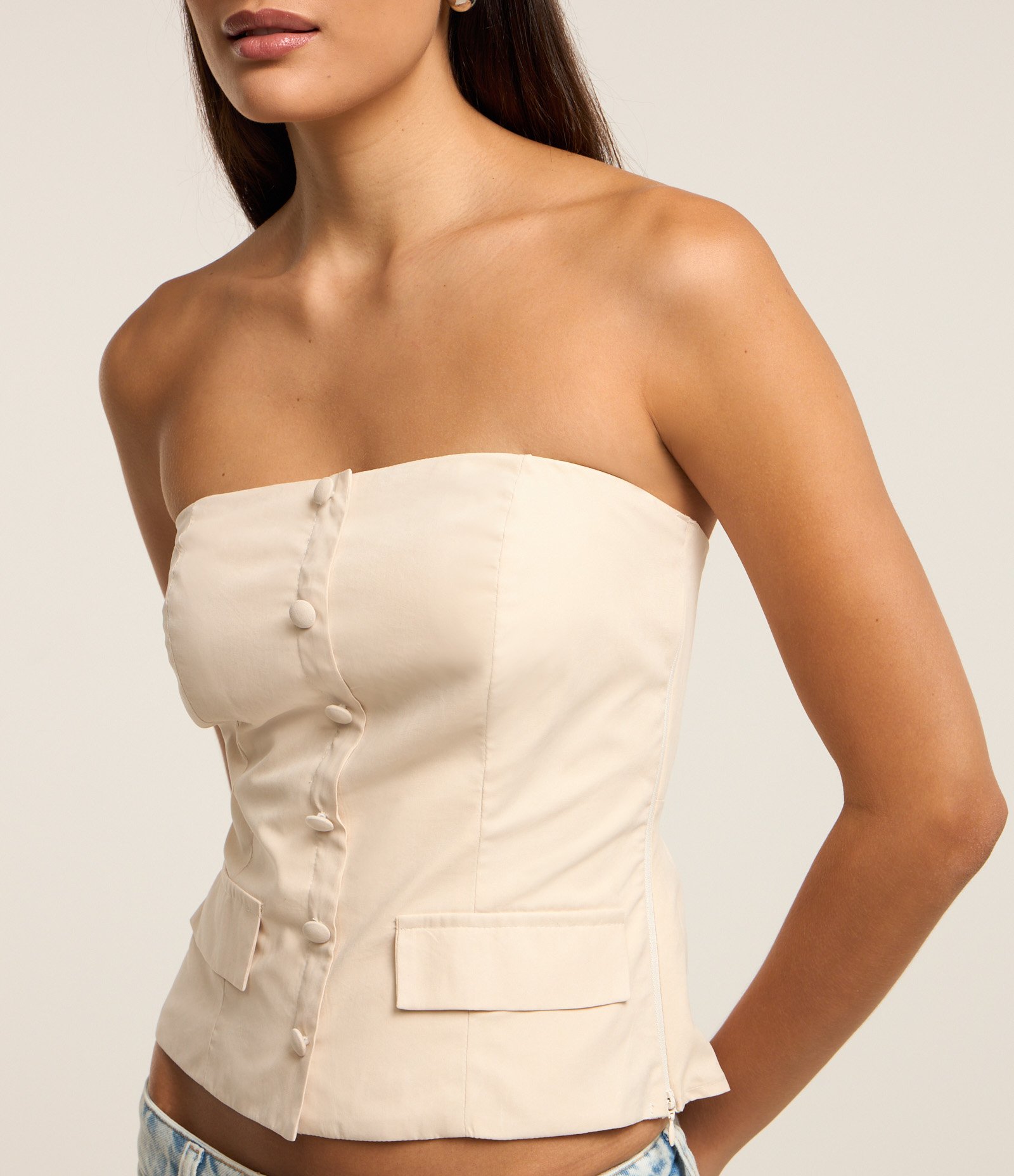 Colete Cupro com Botões Frontais Bege 3