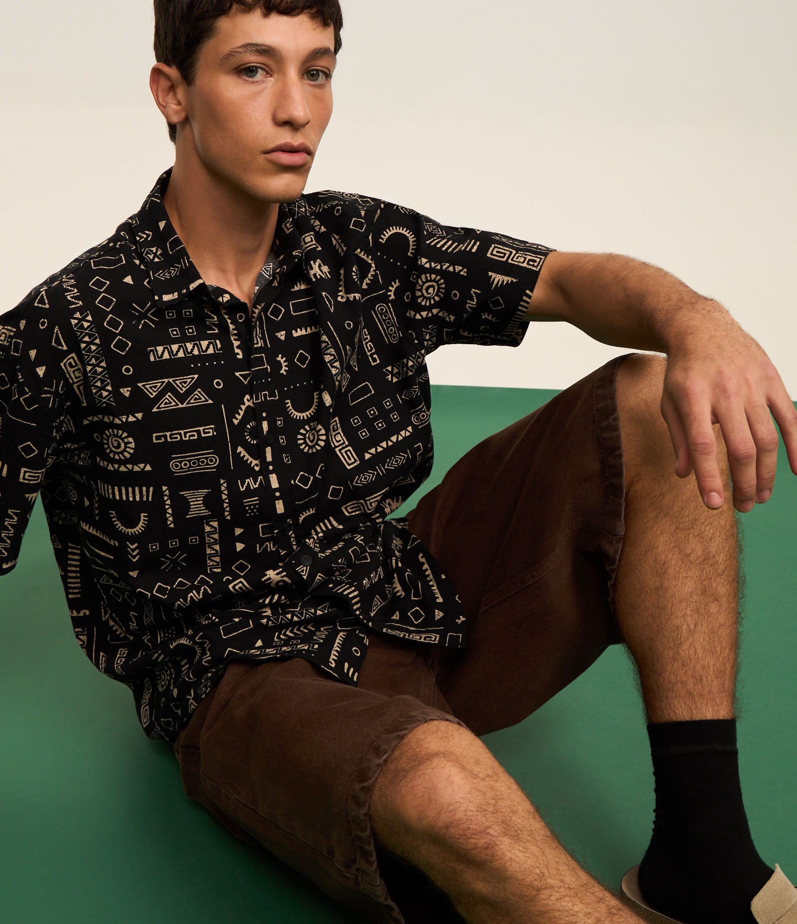 Camisa Relaxed em Algodão Texturizada com Estampa Rustica Preto/Branco 3