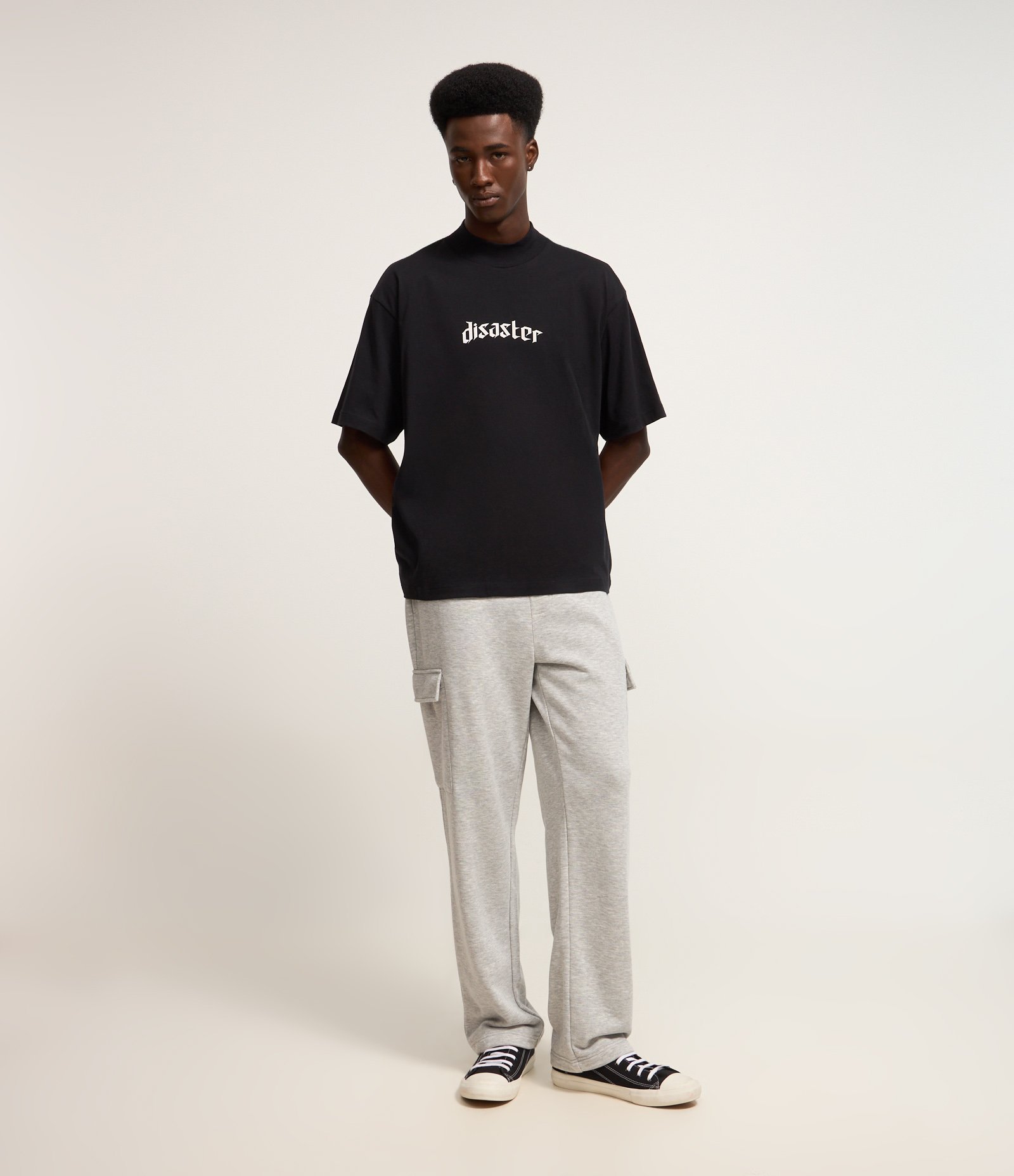 Calça Baggy em Moletom com Bolso Cargo Cinza 1