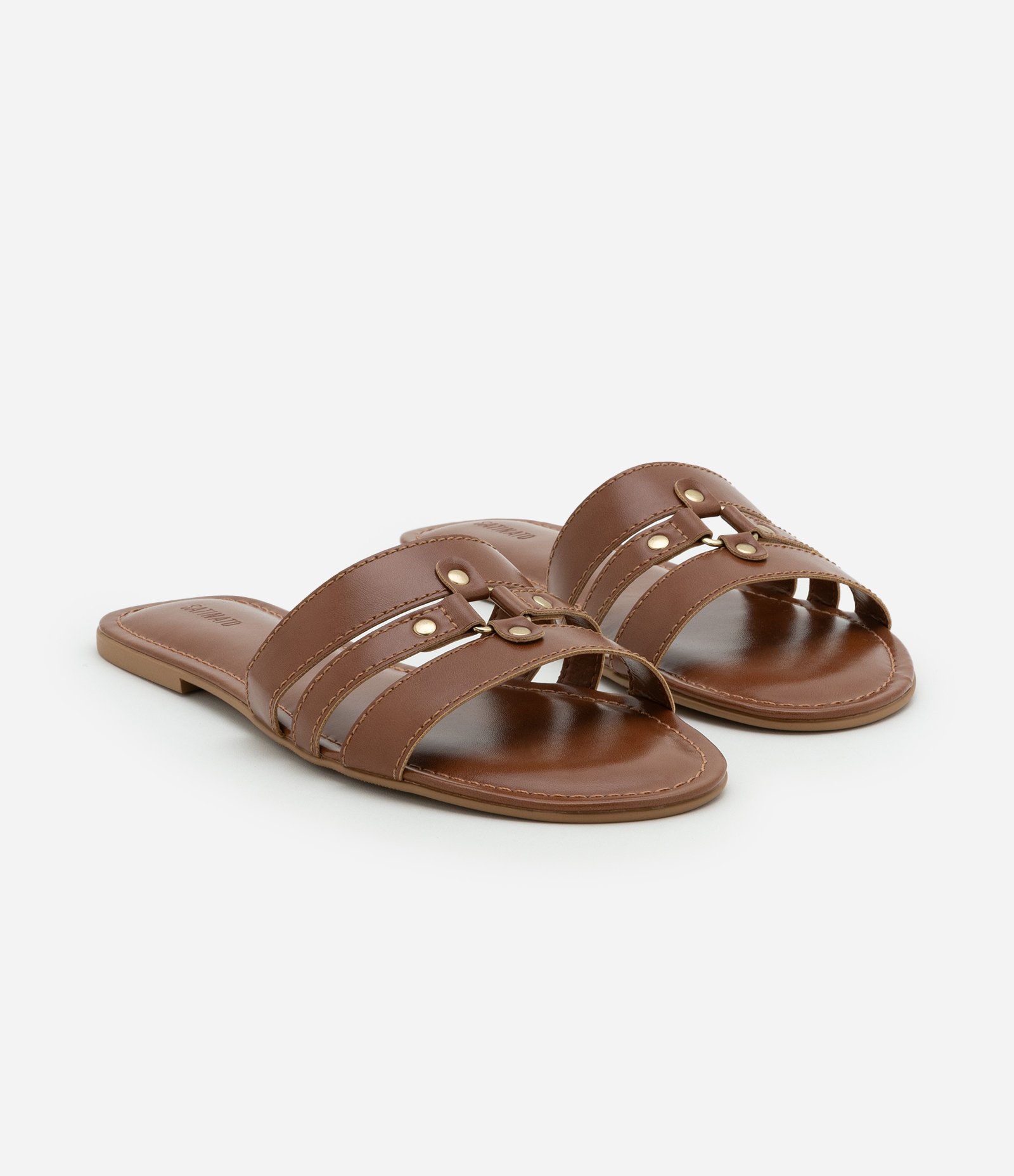 Sandália Rasteira em PU Flat Mule com Enfeite Aplicado Marrom Caramelo 2