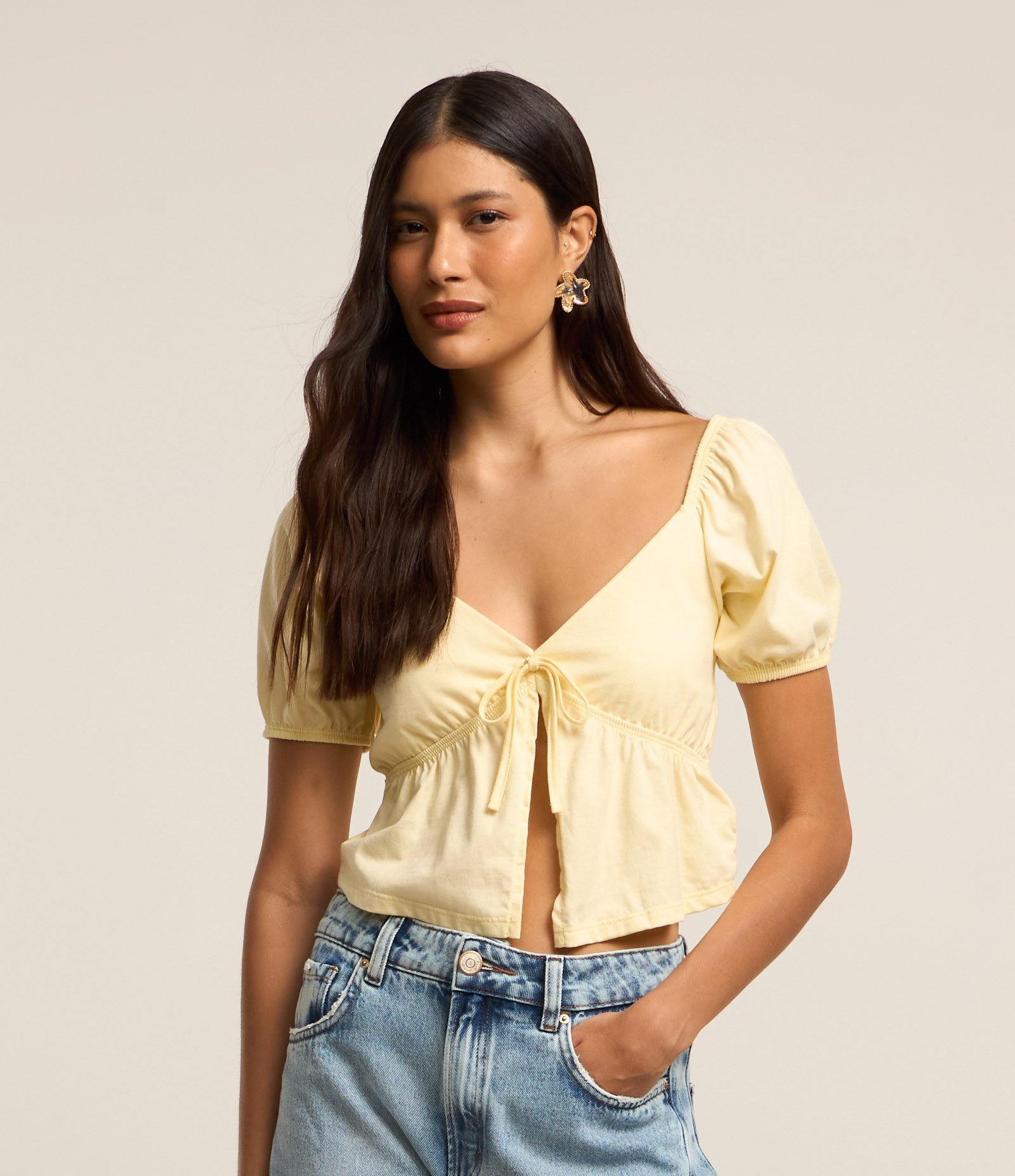 Blusa em Algodão com Amarração Frontal Amarelo Creme 1