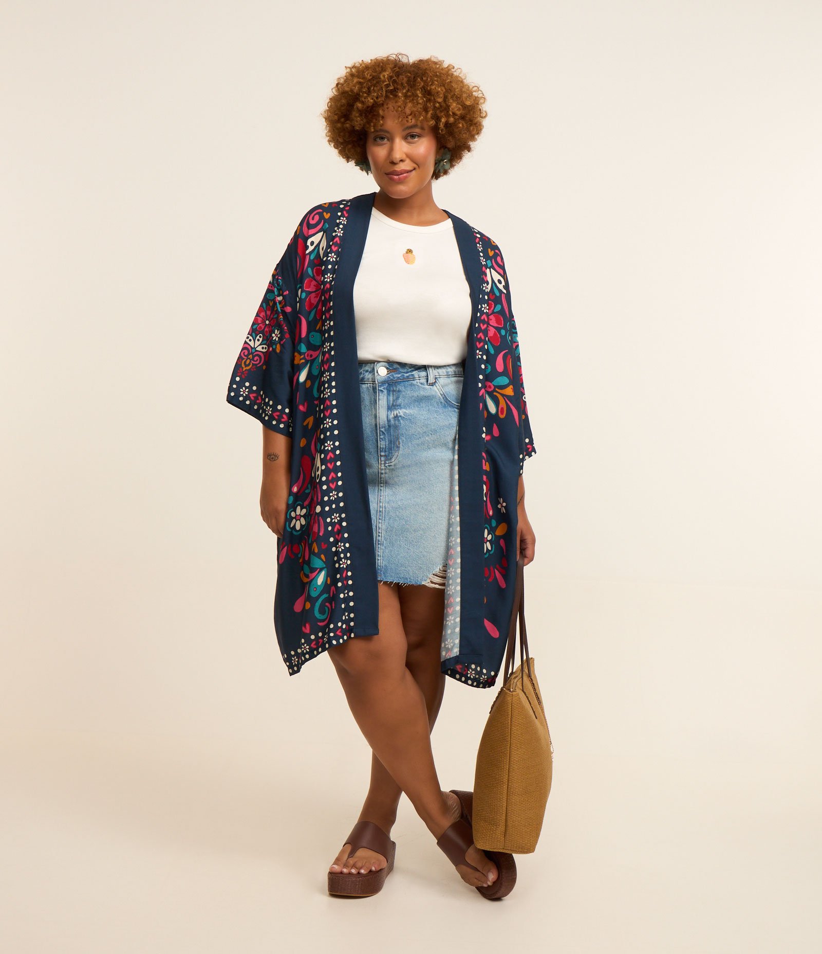 Kimono Alongado em Viscose Estampa Solar Curve & Plus Size Azul 2