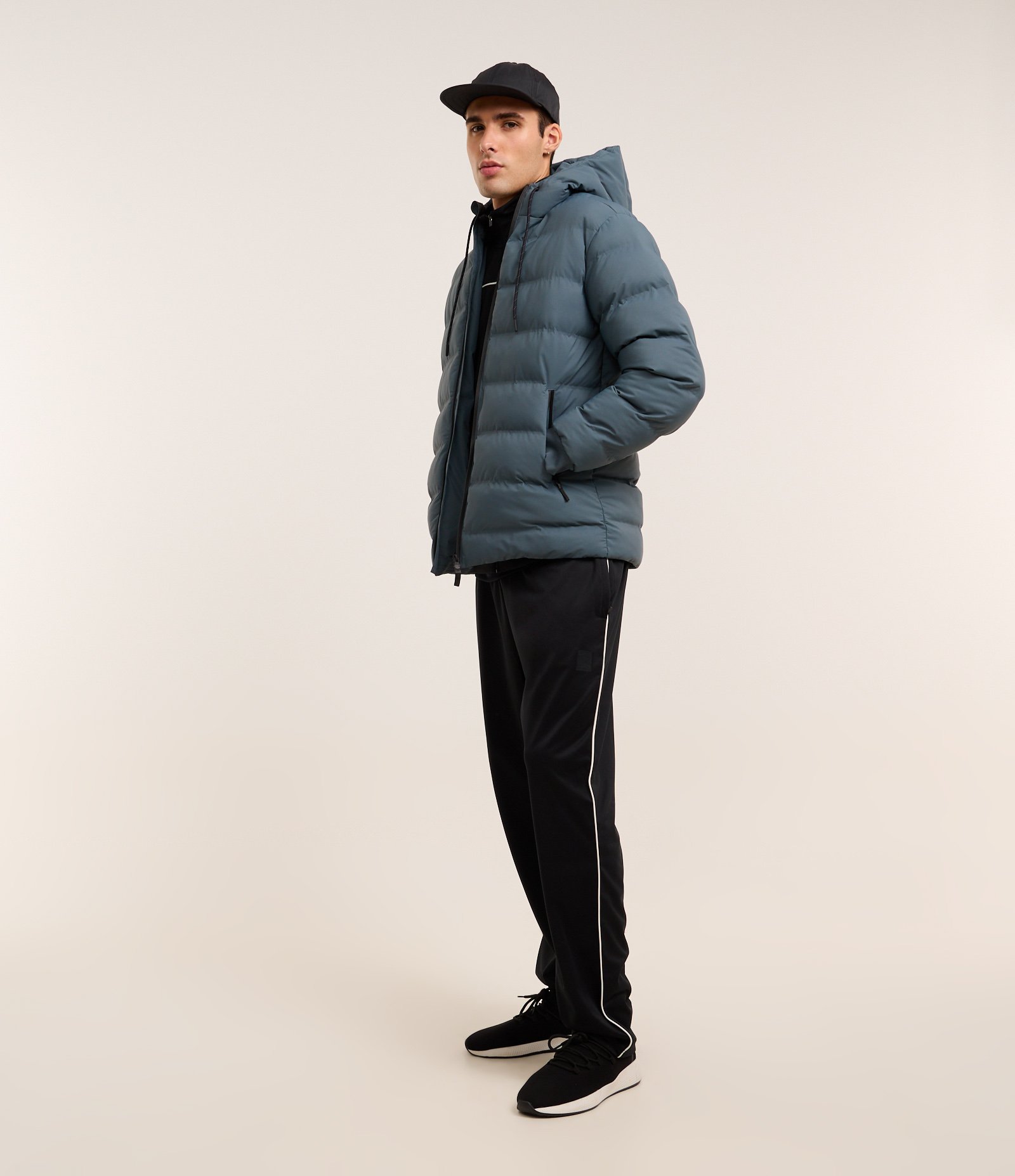 Jaqueta Puffer Esportiva sem Costura com Capuz 4