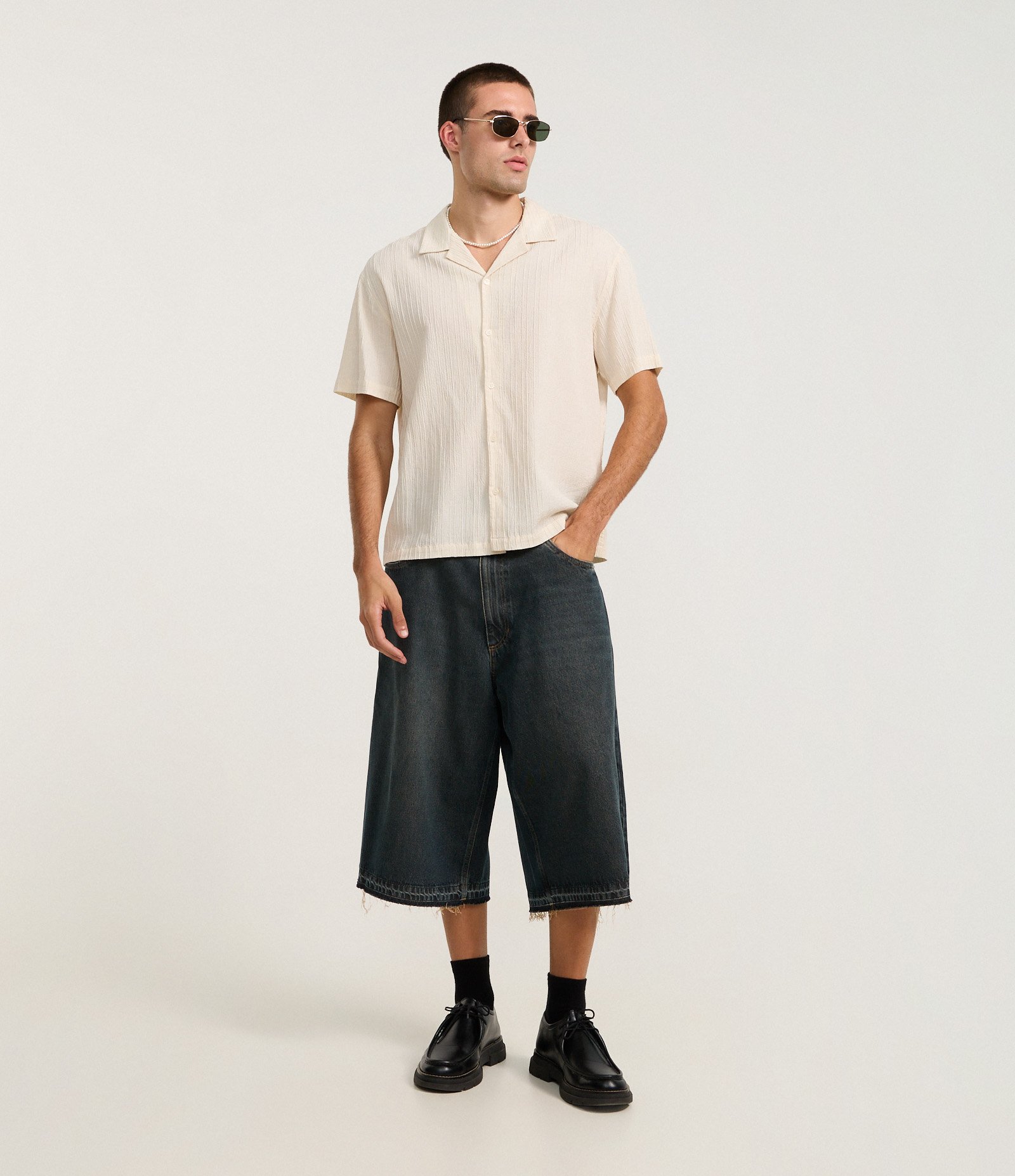 Camisa Boxy em Algodão com Gola Bowling Texturizada Bege 2