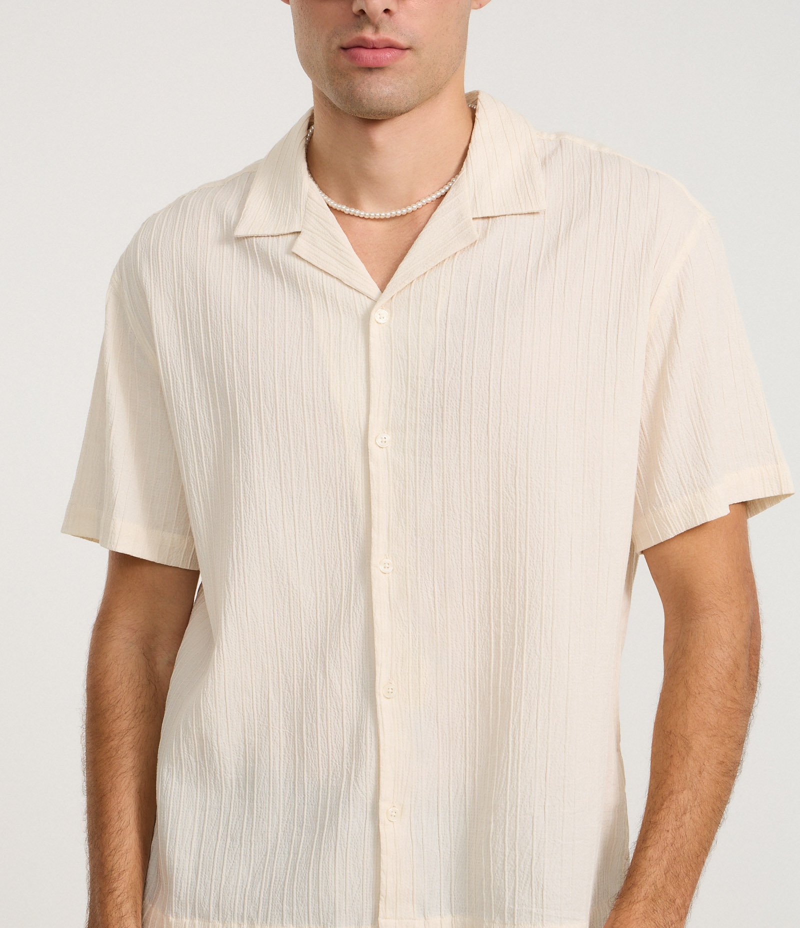 Camisa Boxy em Algodão com Gola Bowling Texturizada Bege 3