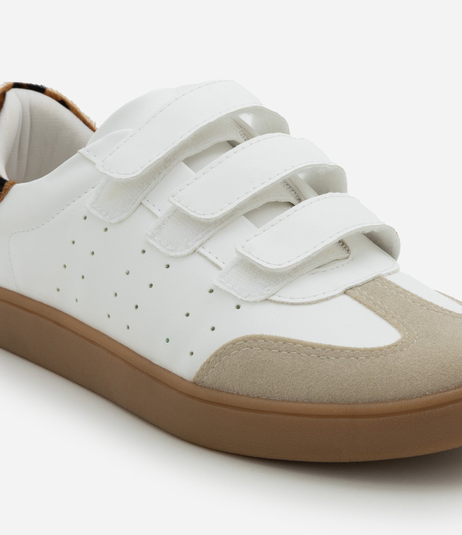 Tênis Cano Baixo com Velcro e Recortes Contrastantes Animal Print 6