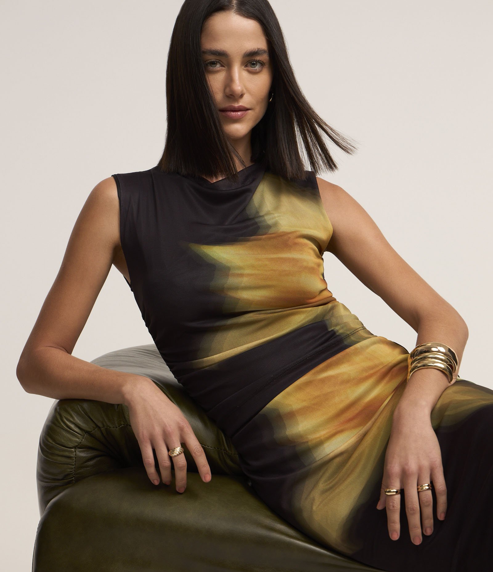 Saia Midi com Tule e Estampa de Flor Narcissus Preto 5