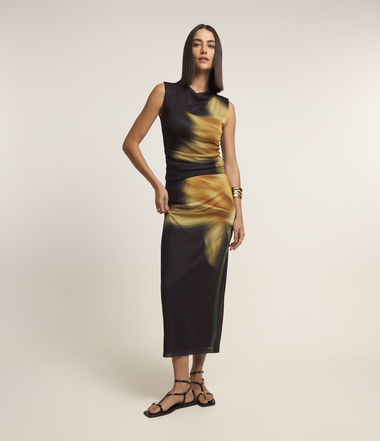 Saia Midi com Tule e Estampa de Flor Narcissus Preto 1