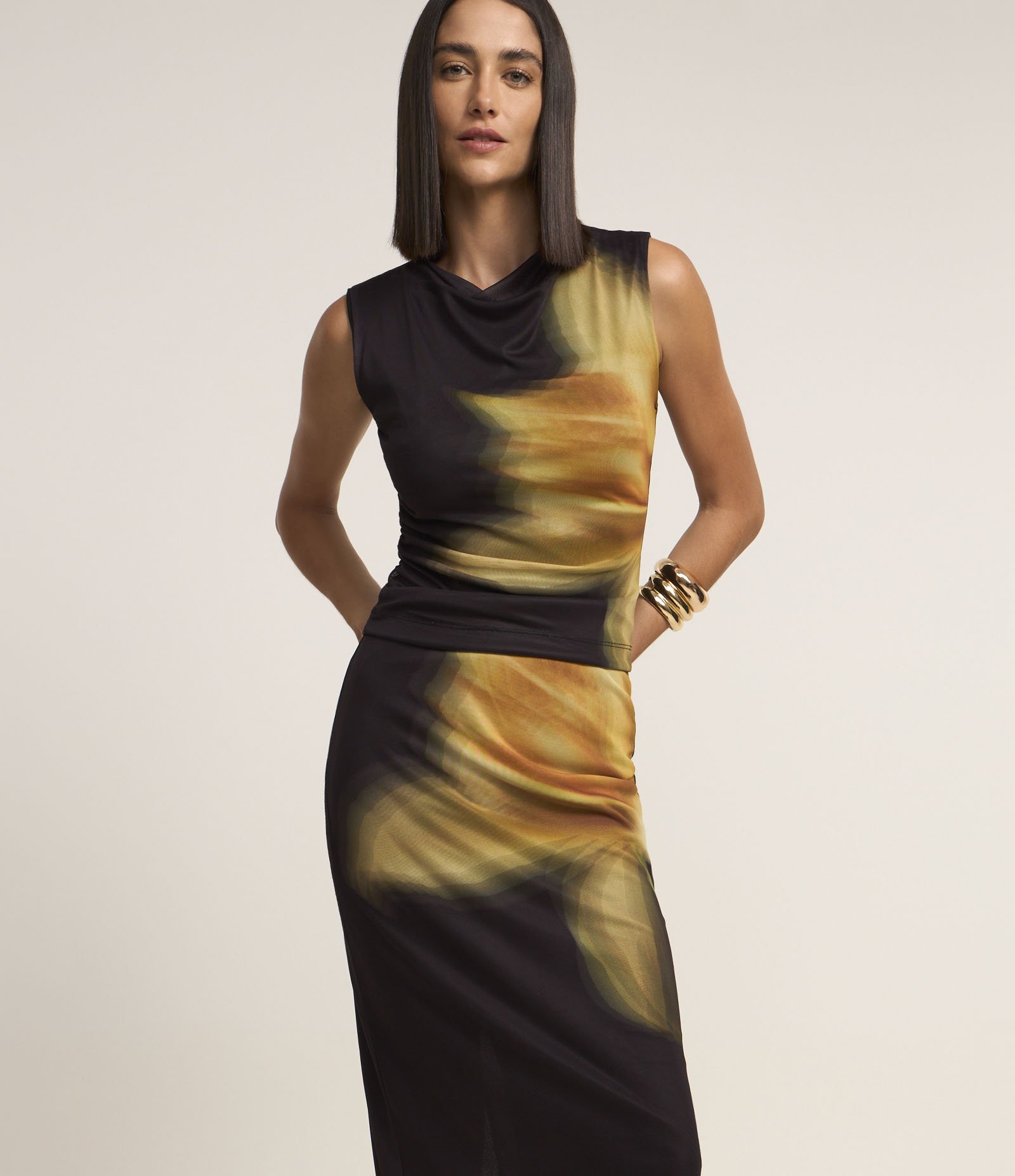 Saia Midi com Tule e Estampa de Flor Narcissus Preto 2