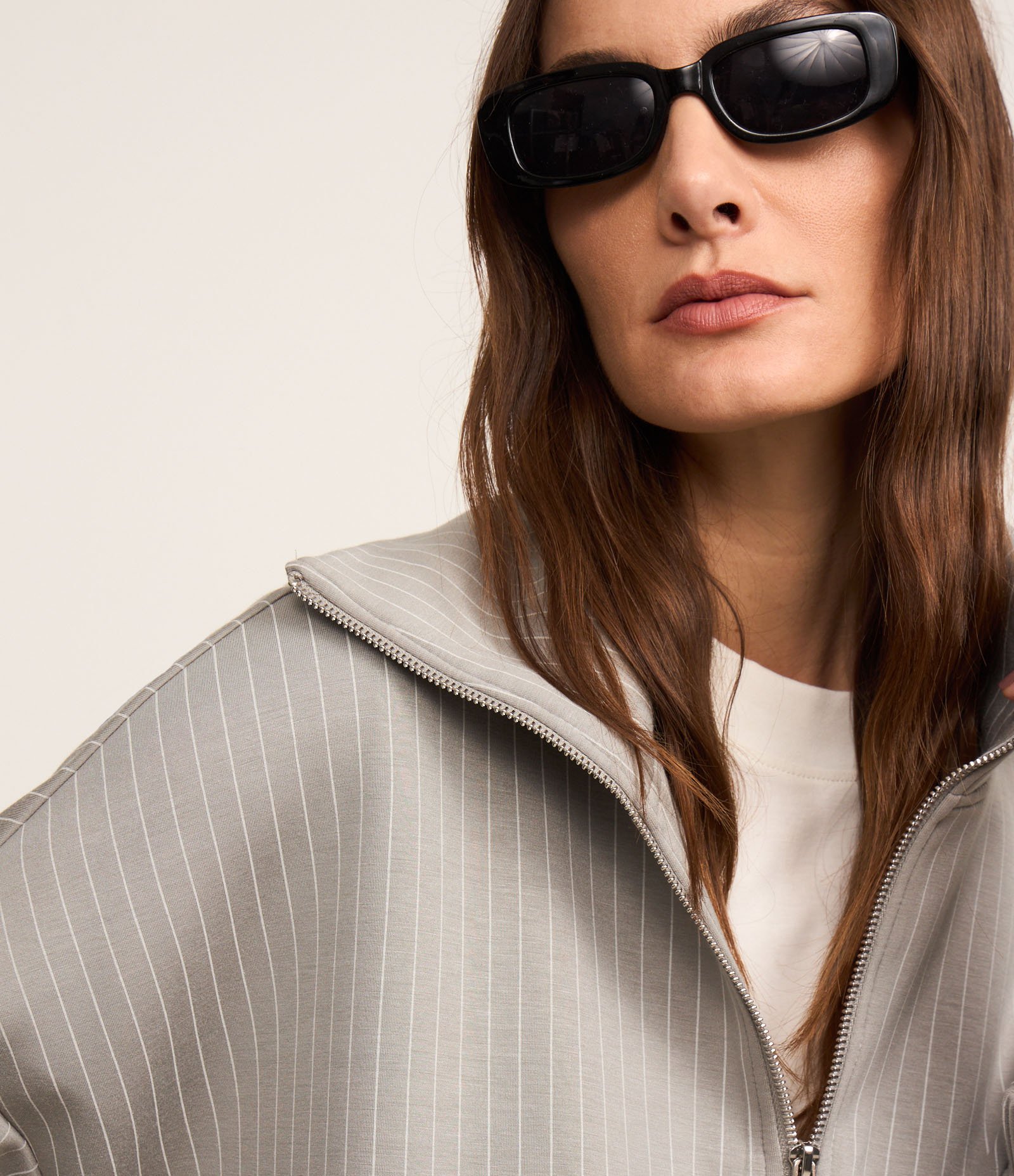 Casaco Bomber em Malha com Listras e Gola Lapela Cinza 5