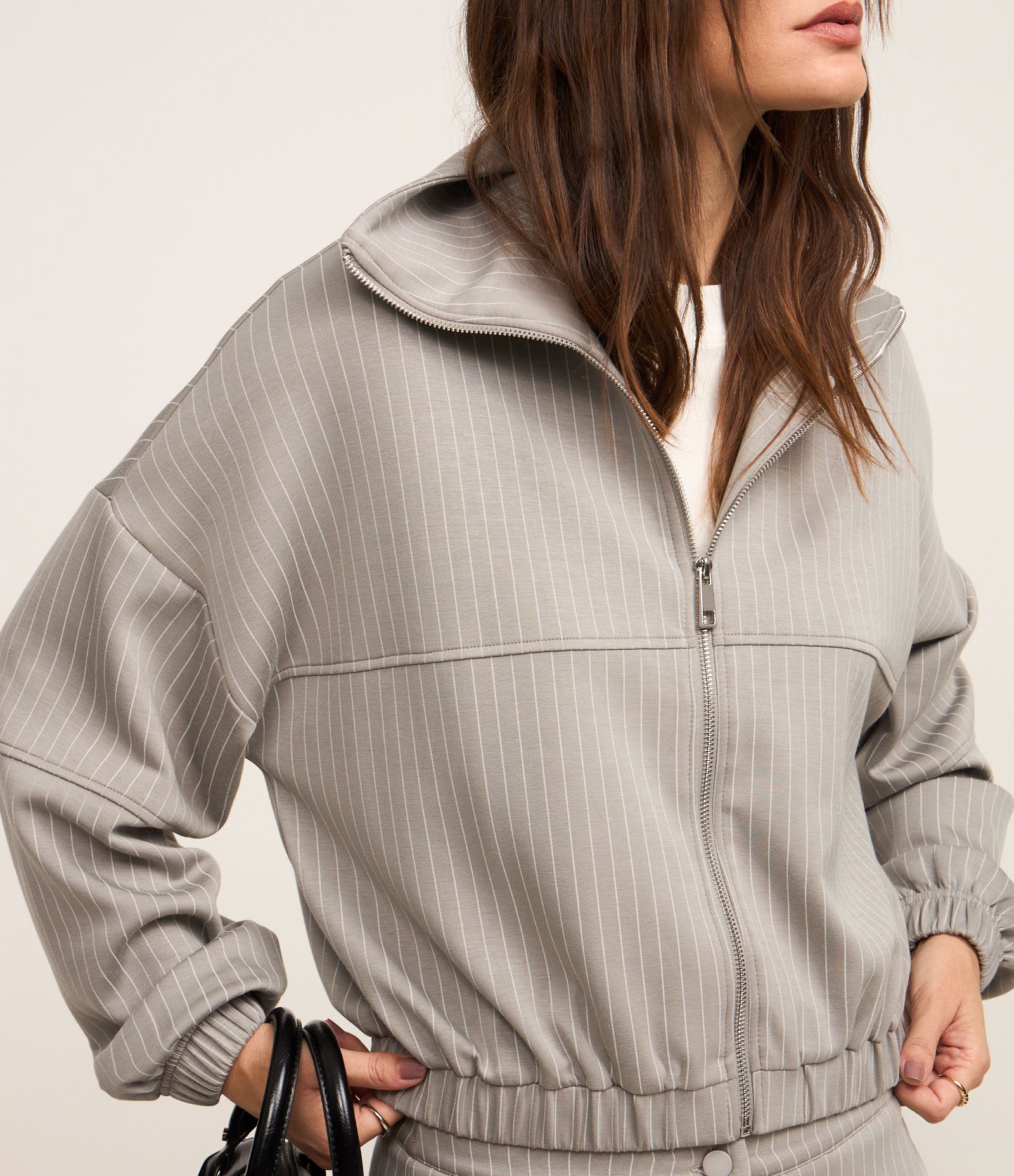 Casaco Bomber em Malha com Listras e Gola Lapela Cinza 7