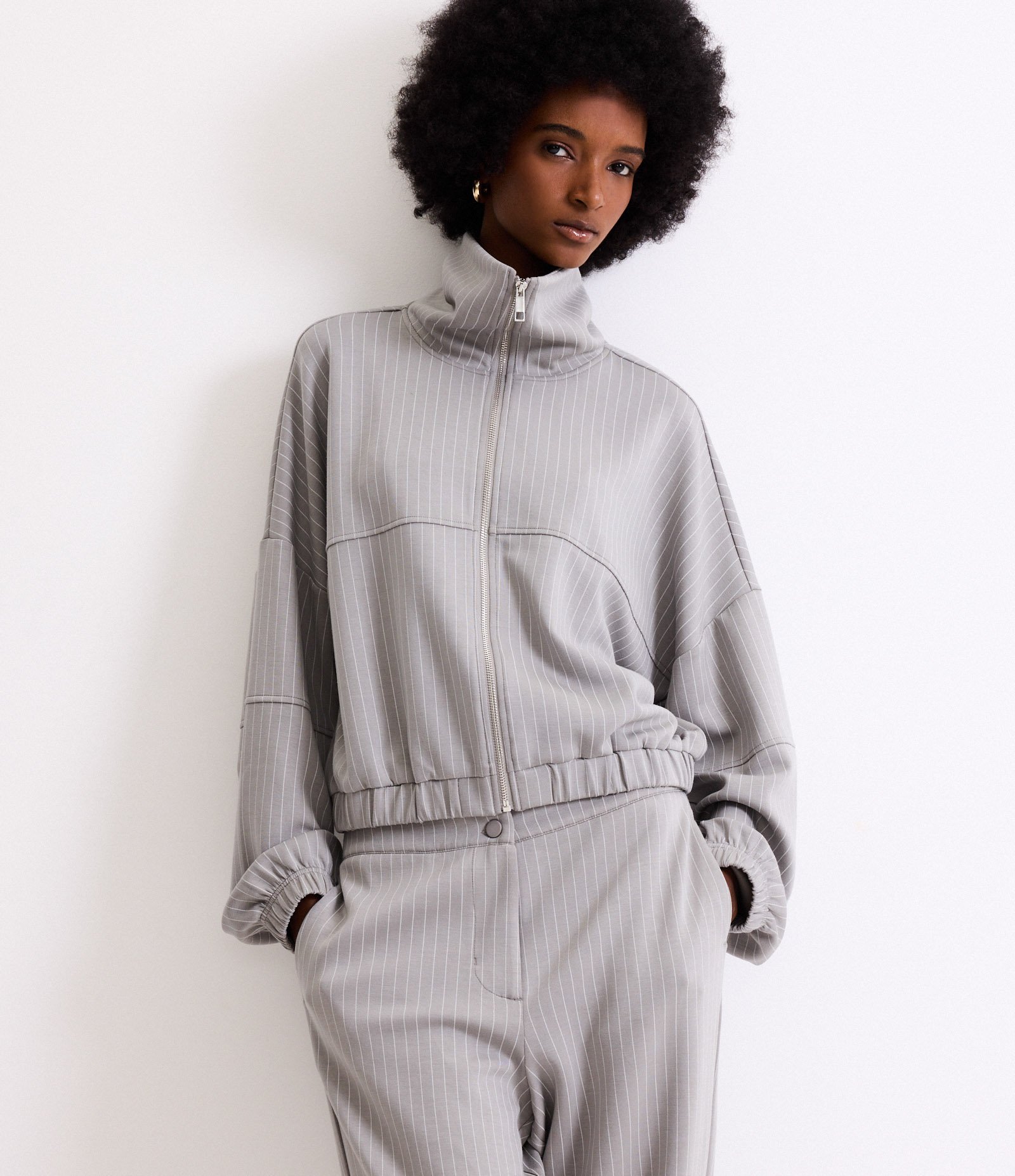 Casaco Bomber em Malha com Listras e Gola Lapela Cinza 2