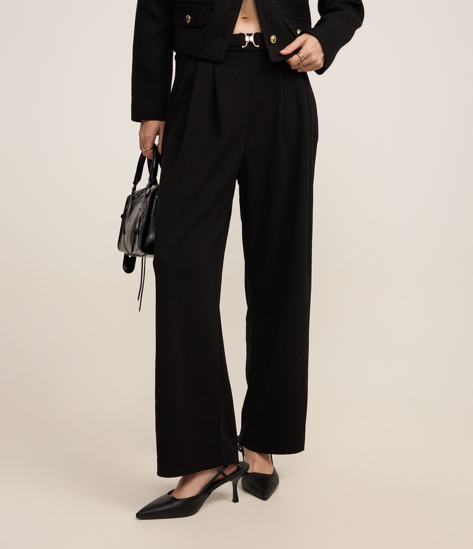 Calça Wide Leg Cintura Alta em Crepe com Cinto e Pregas Preto 3