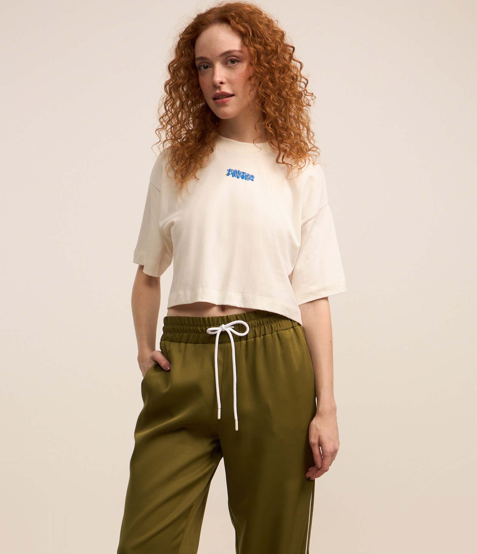 Calça em Alfaiataria com Friso Contrastante e Elástico na Cintura Verde 2