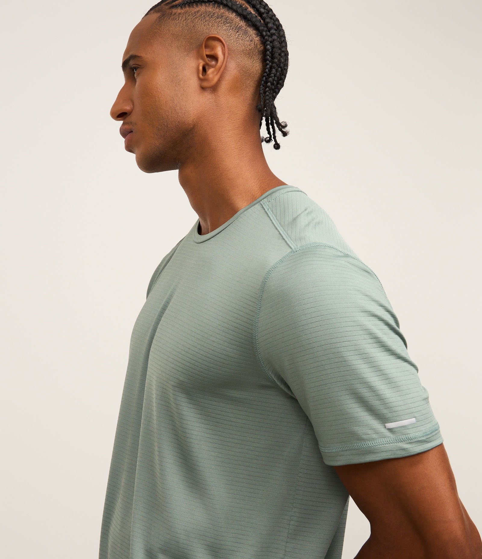 Camiseta Esportiva em Tecnologia Dry com Textura e Linha Contrasnte Verde 5