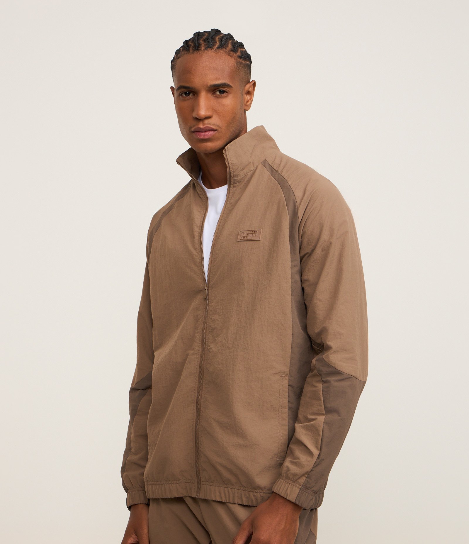 Jaqueta Esportiva em Poliamida com Detalhes Marrom 1