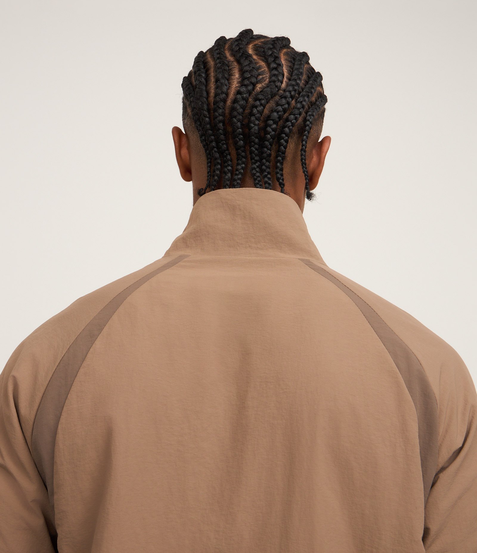 Jaqueta Esportiva em Poliamida com Detalhes Marrom 3