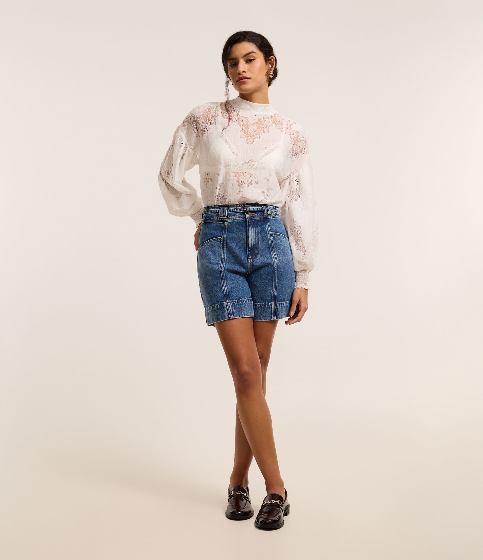 Short Regular Cintura Alta em Jeans com Cinto de Tecido Azul Escuro 1