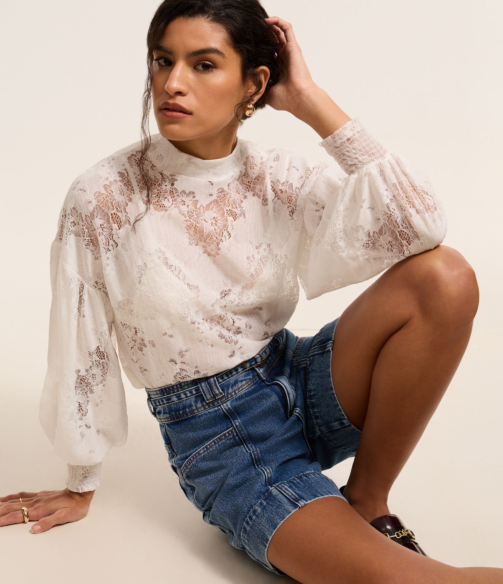 Short Regular Cintura Alta em Jeans com Cinto de Tecido Azul Escuro 5