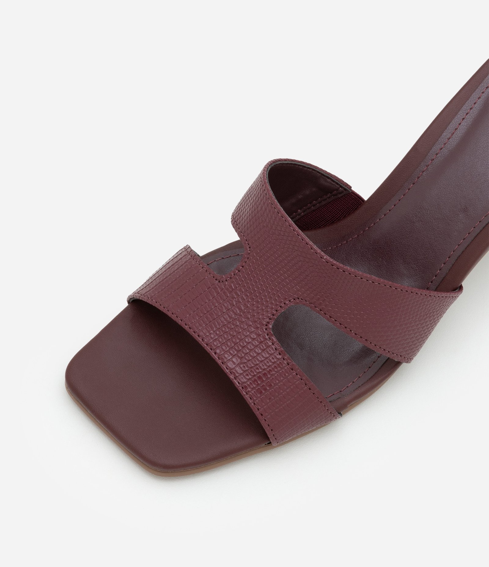 Sandália com Tiras em H e Salto Médio Vinho 5