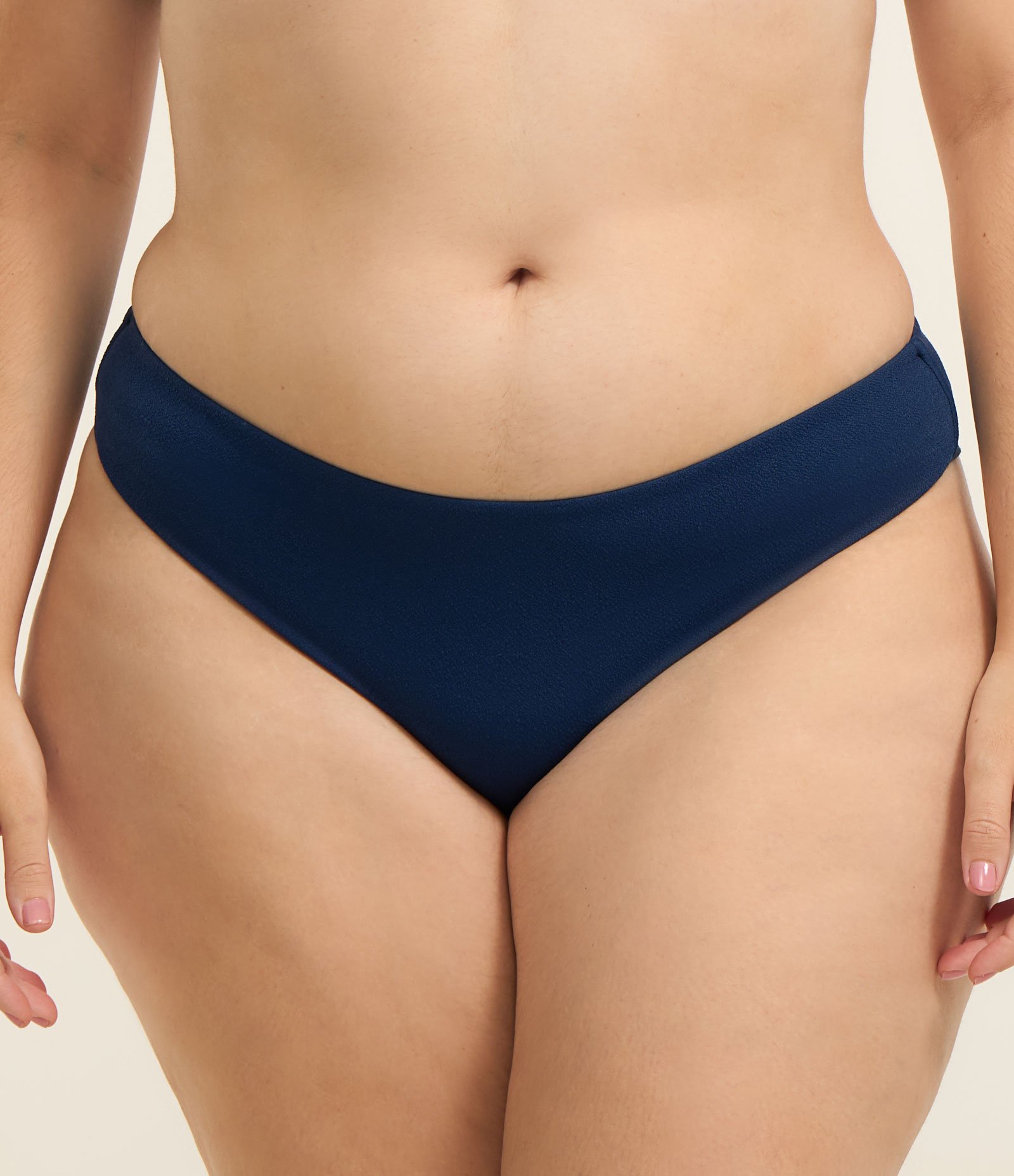 Biquíni Bottom Texturizado com Fio Duplo Curve & Plus Size Azul Marinho 2