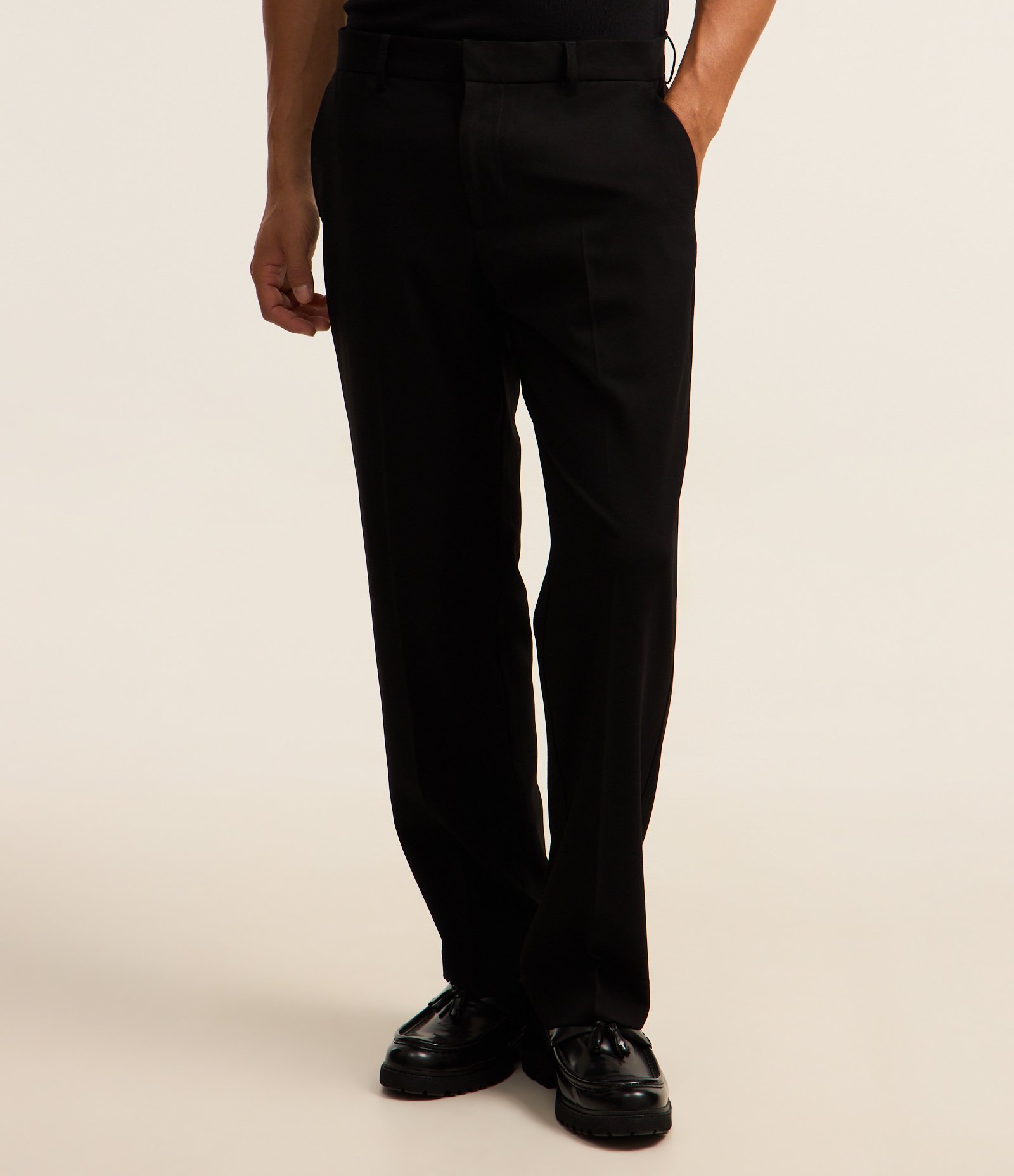 Calça Reta em Alfaiataria Preto 2