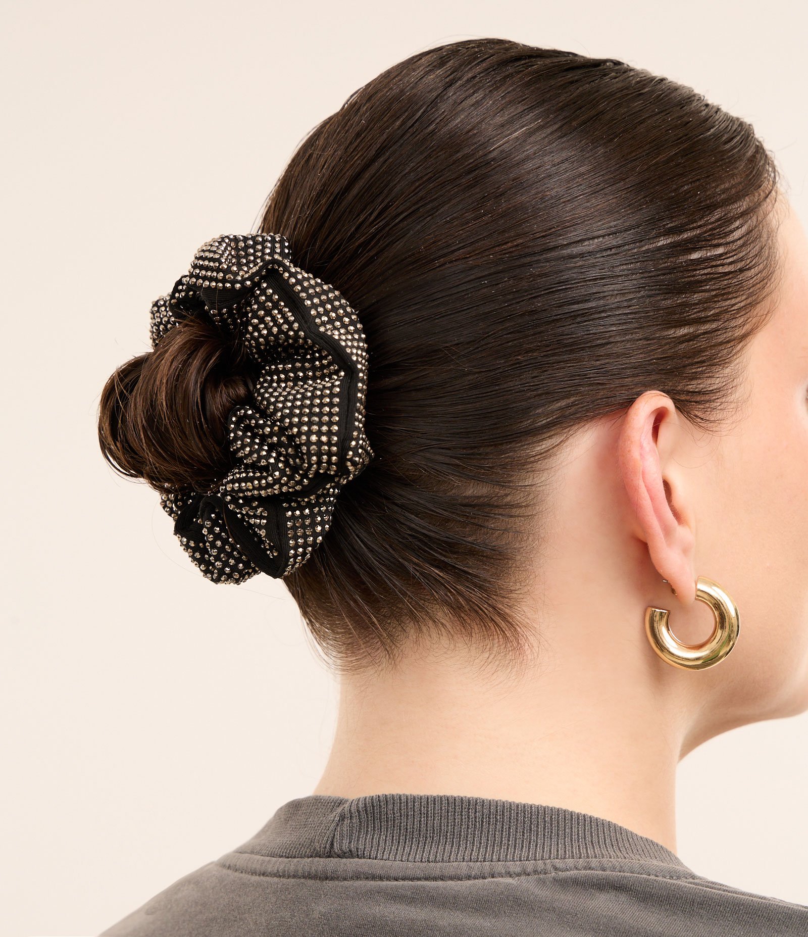 Scrunchie com Strass Aplicados Preto 3