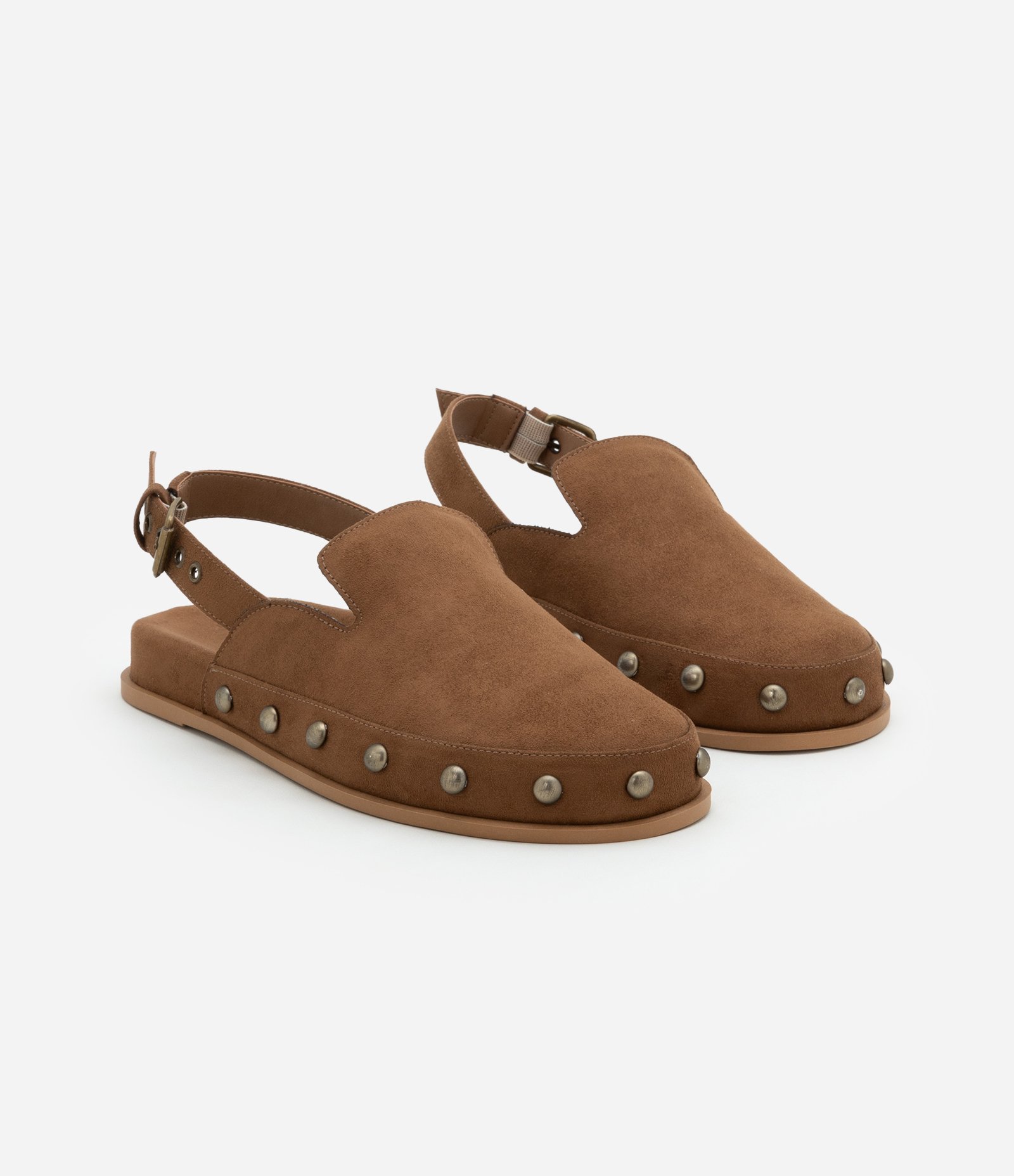 Sapato Clog com Rebites ao Redor Marrom Caramelo 2