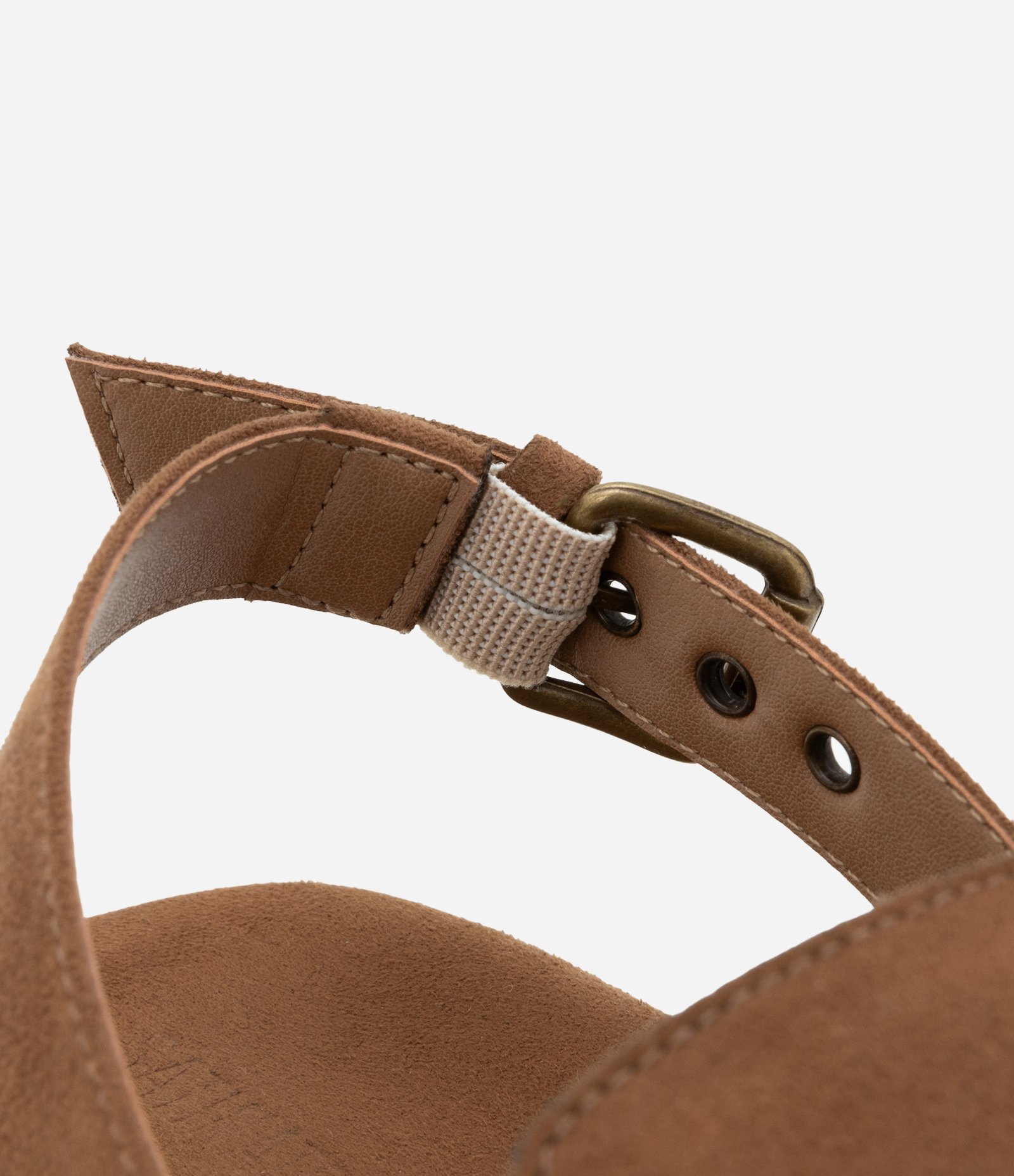 Sapato Clog com Rebites ao Redor Marrom Caramelo 4