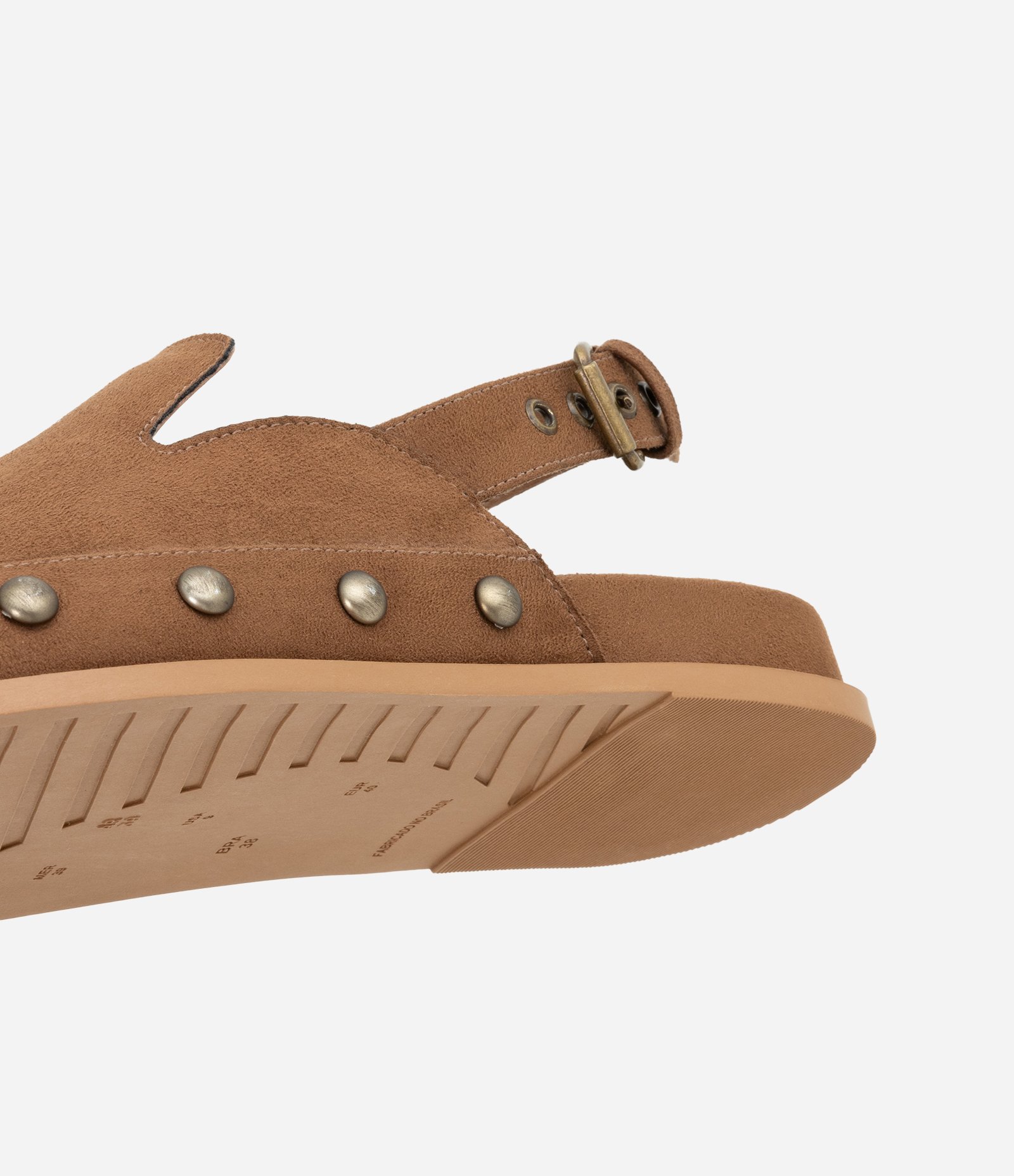 Sapato Clog com Rebites ao Redor Marrom Caramelo 5