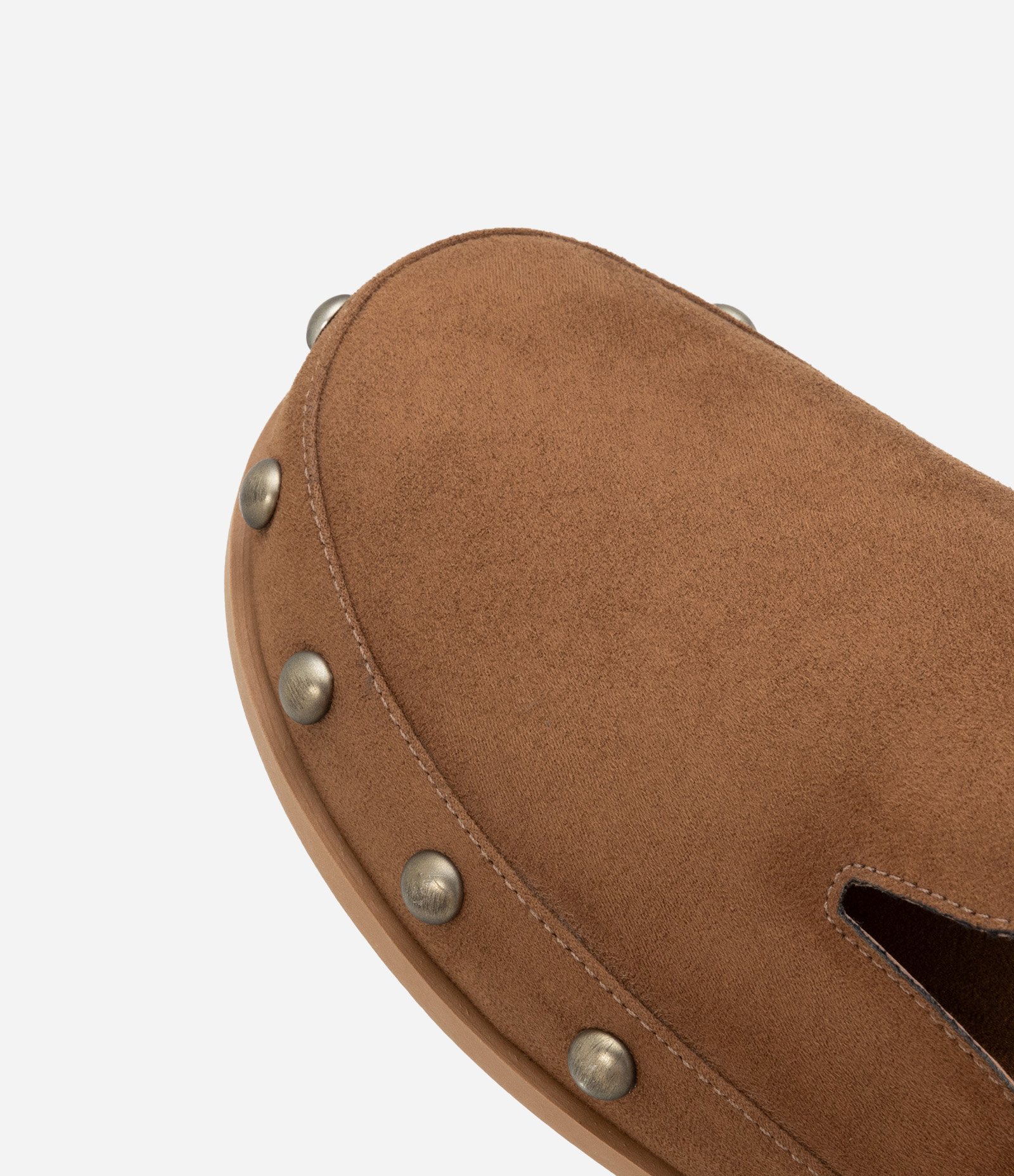 Sapato Clog com Rebites ao Redor Marrom Caramelo 6