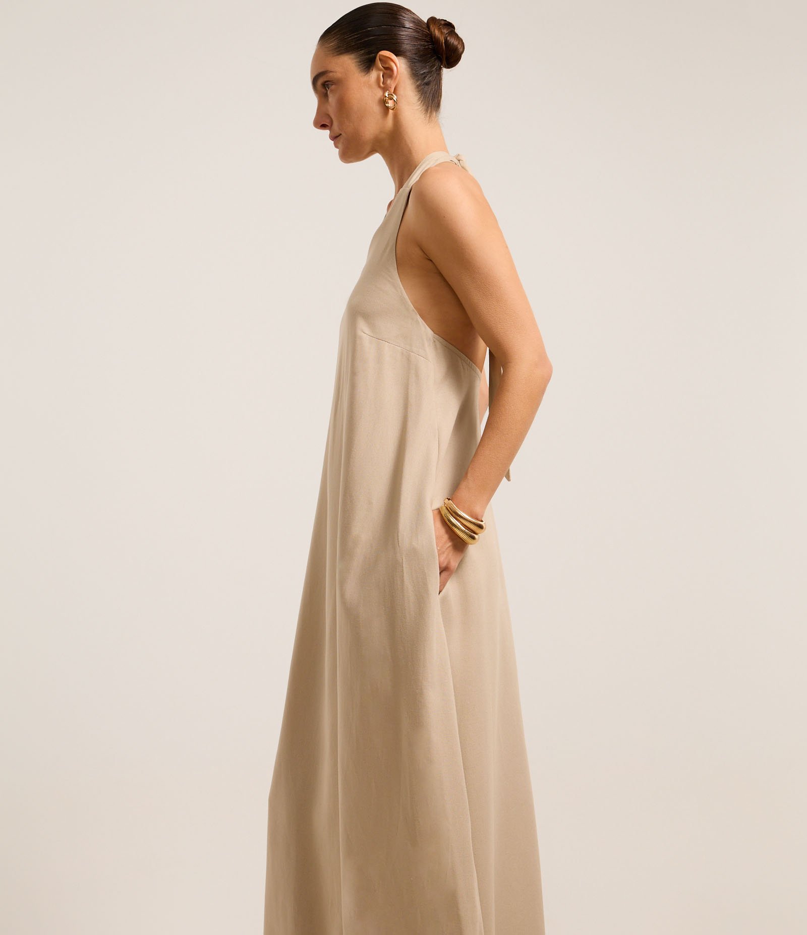 Vestido Longo Evasê em Viscolinho com Amarração no Pescoço 1