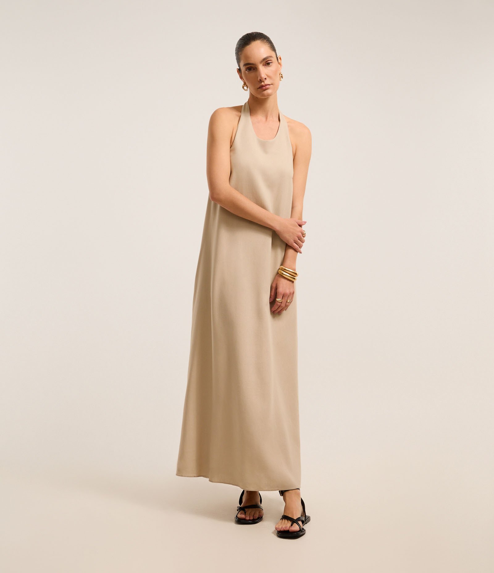 Vestido Longo Evasê em Viscolinho com Amarração no Pescoço 3