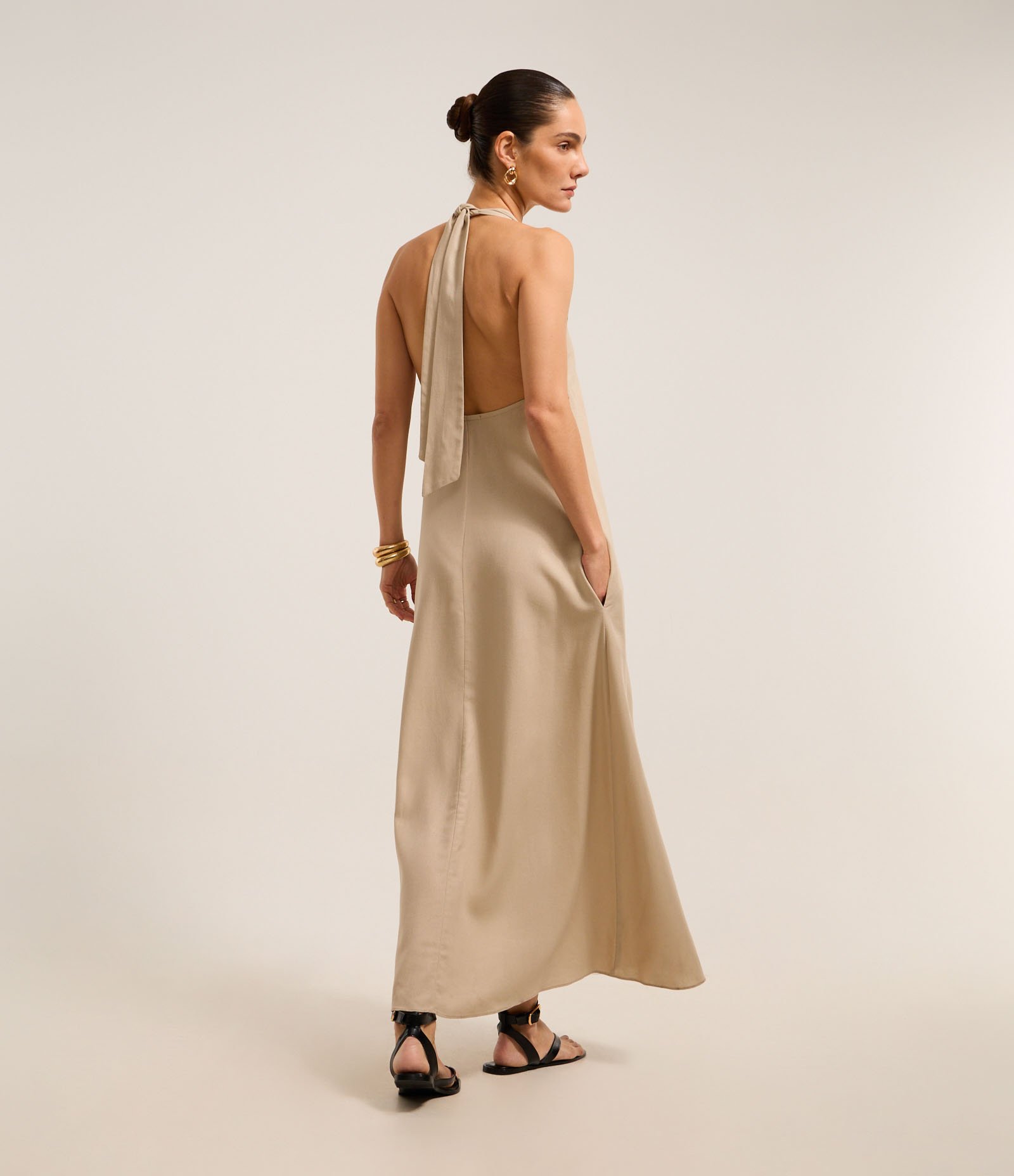 Vestido Longo Evasê em Viscolinho com Amarração no Pescoço 5