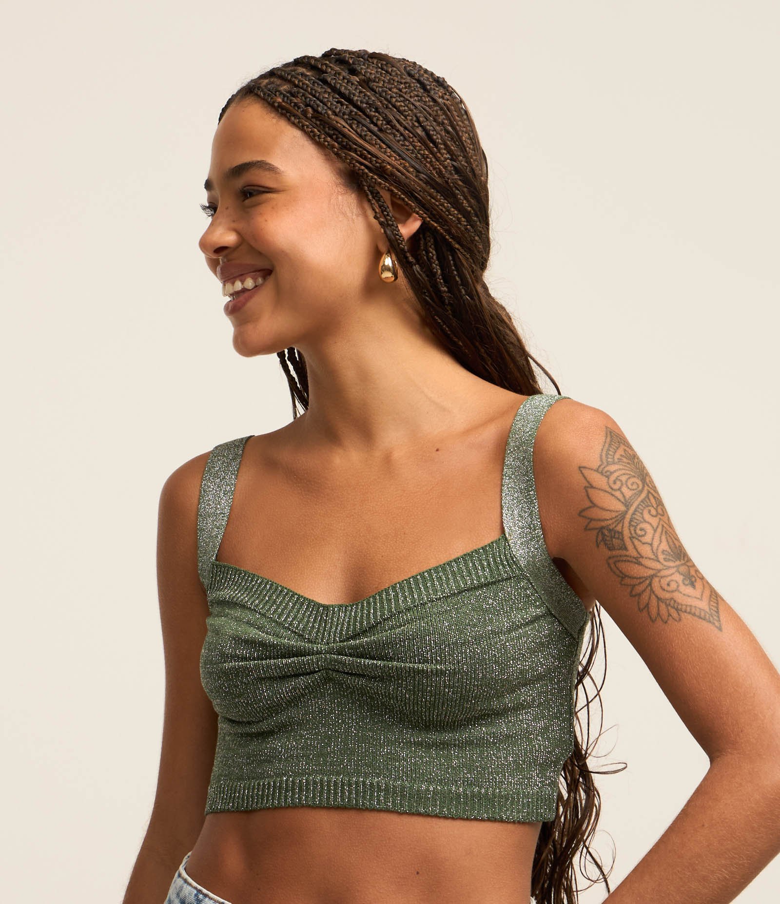 Blusa Cropped em Tricô com Fio Metalizado e Franzido no Busto Verde 1