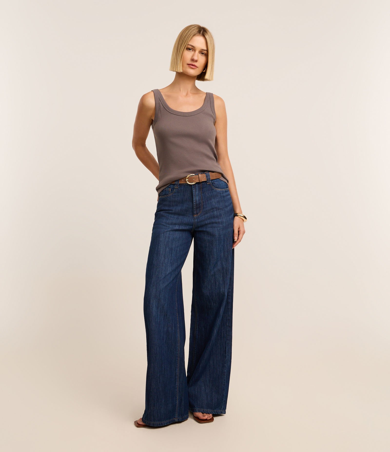 Blusa Regata em Ribana com Decote U 2