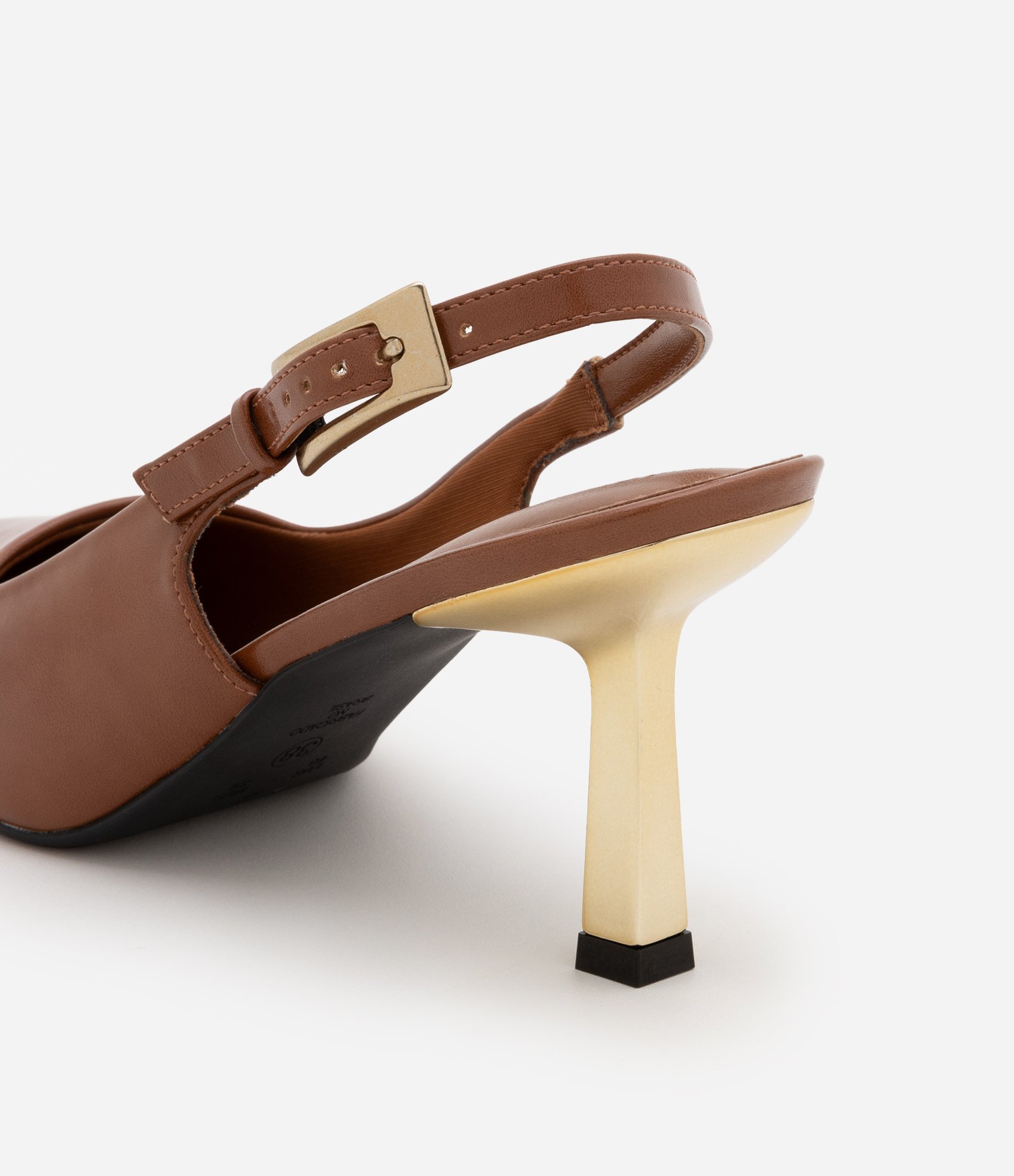 Sapato Scarpin Slingback com Salto Cromado Caramelo 5