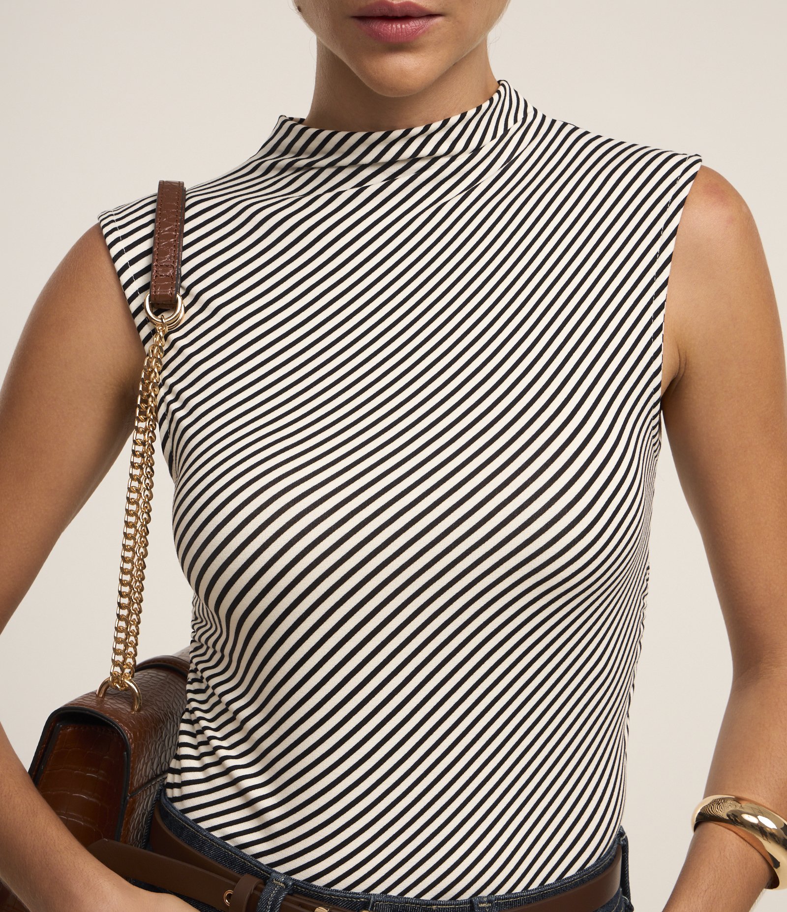 Blusa Manga Curta em Moletinho com Estampa de Listras Branco/Preto 4