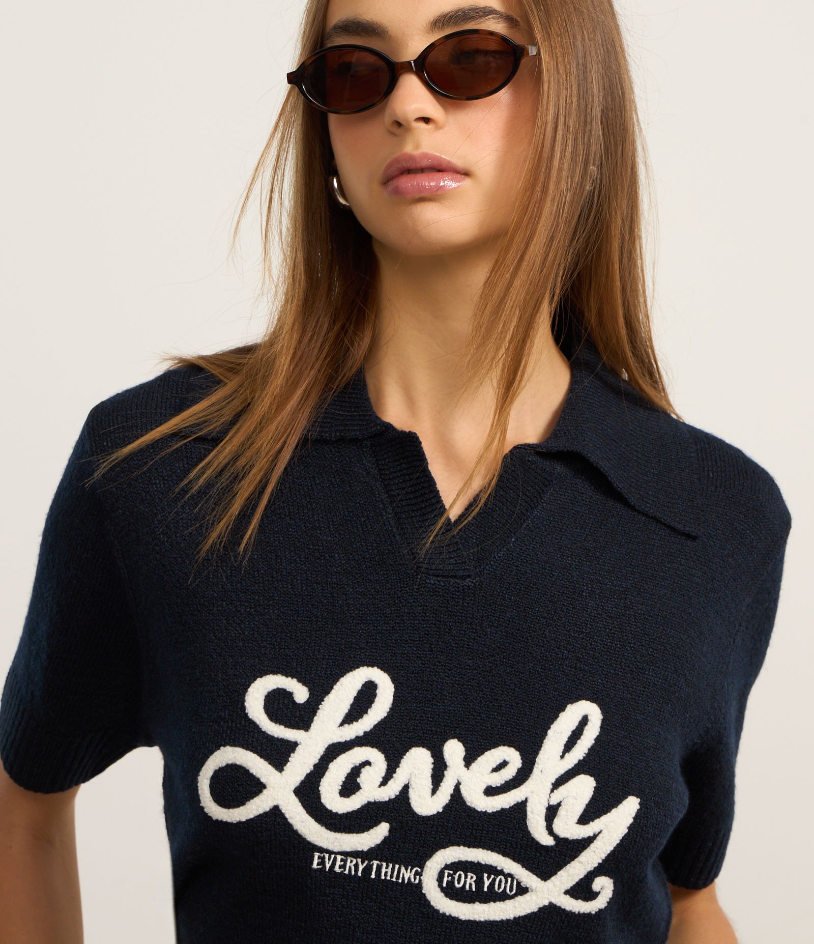 Polo em Tricô com Lettering Lovely Azul Marinho 3