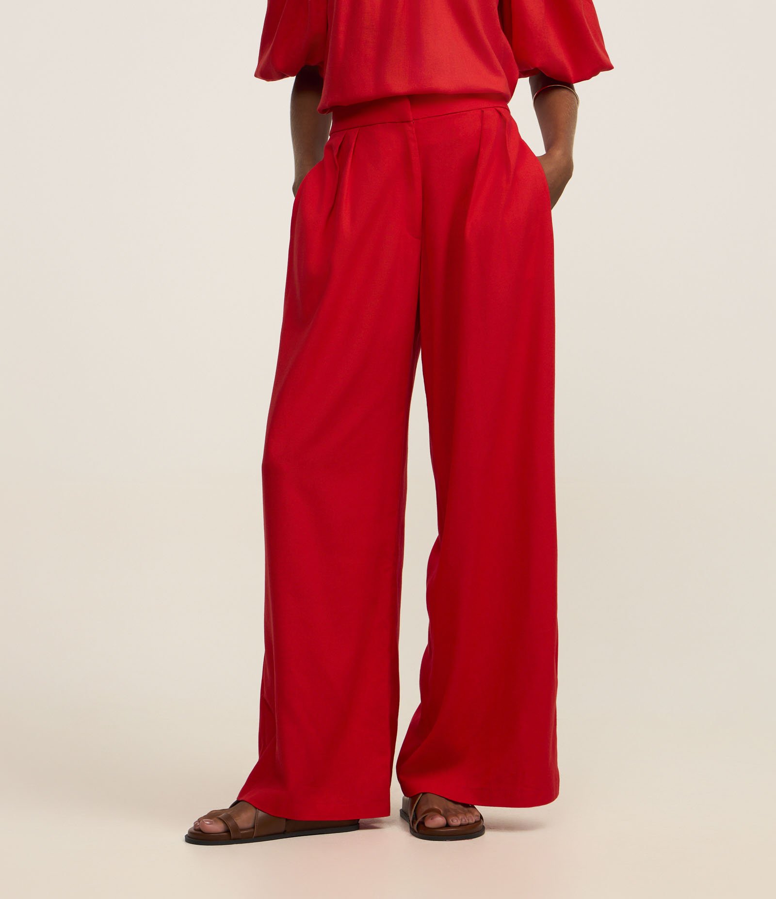 Calça Pantalona em Linho com Pregas Laranja 3