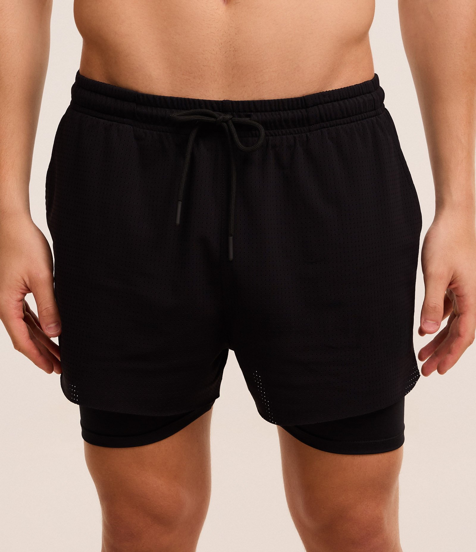 Bermuda Esportiva em Microfibra com Short de Compressão Preto 2