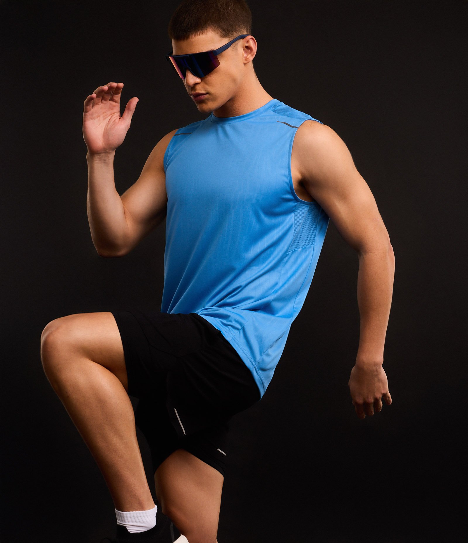 Bermuda Esportiva em Microfibra com Short de Compressão Preto 4