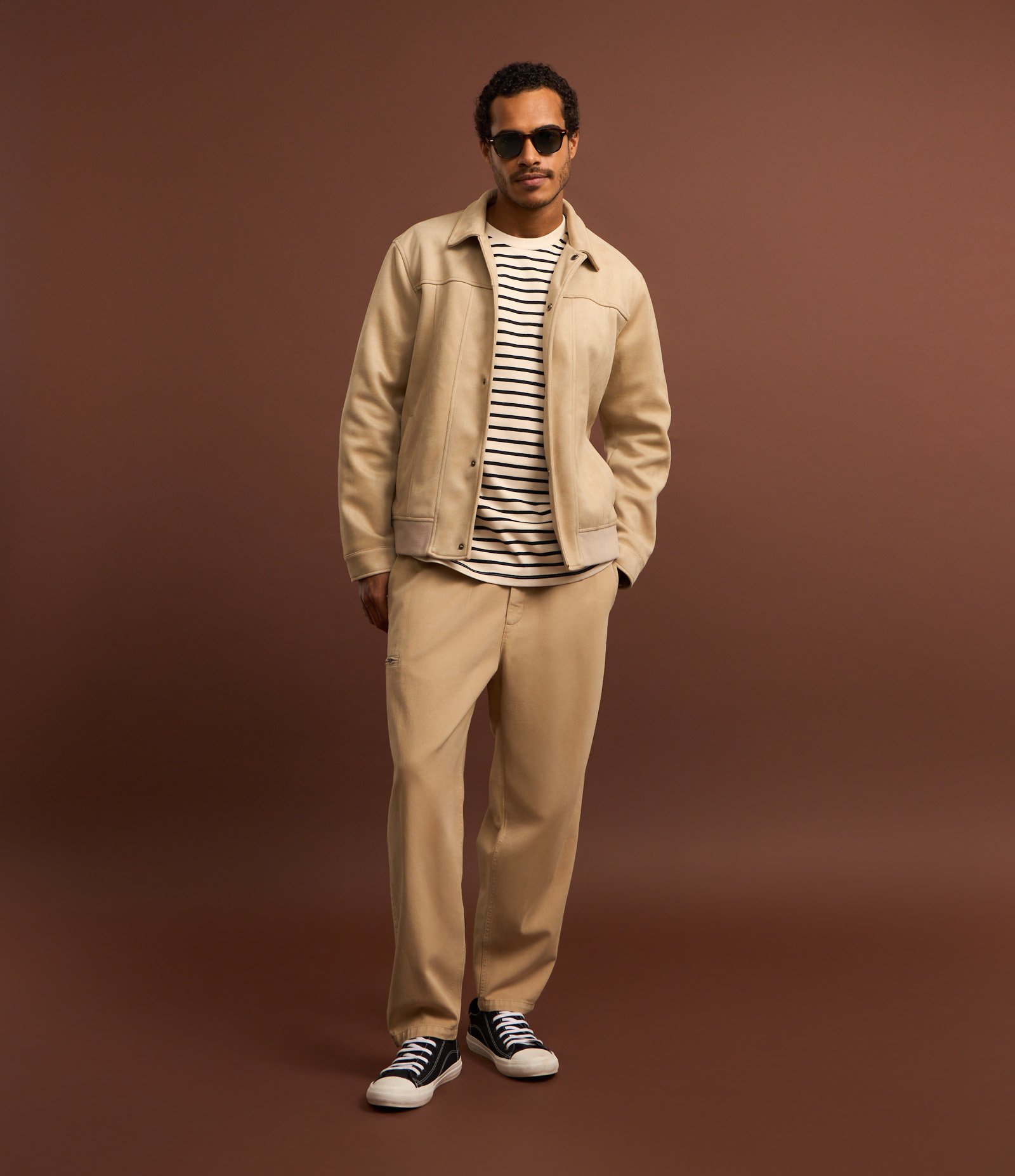 Calça Balloon em Sarja e Bolso com Zíper Lateral Marrom 1