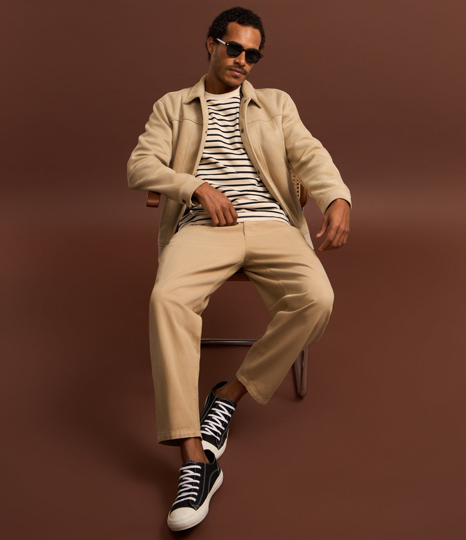 Calça Balloon em Sarja e Bolso com Zíper Lateral Marrom 3