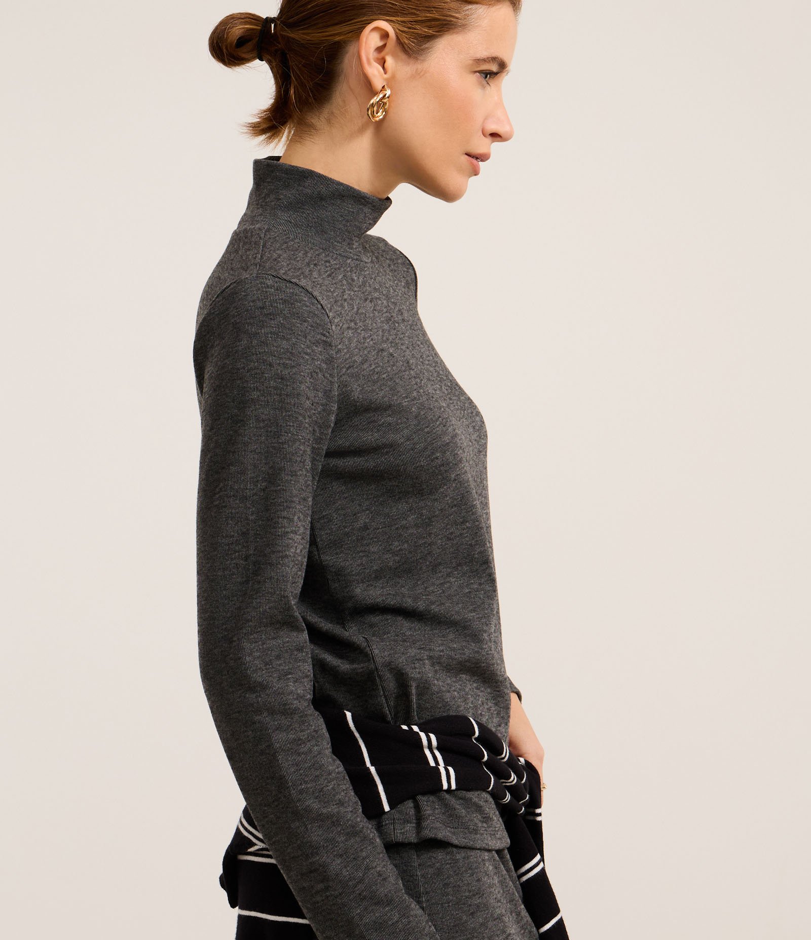 Suéter em Tricô com Gola Alta com Fundo Mescla Cinza 3