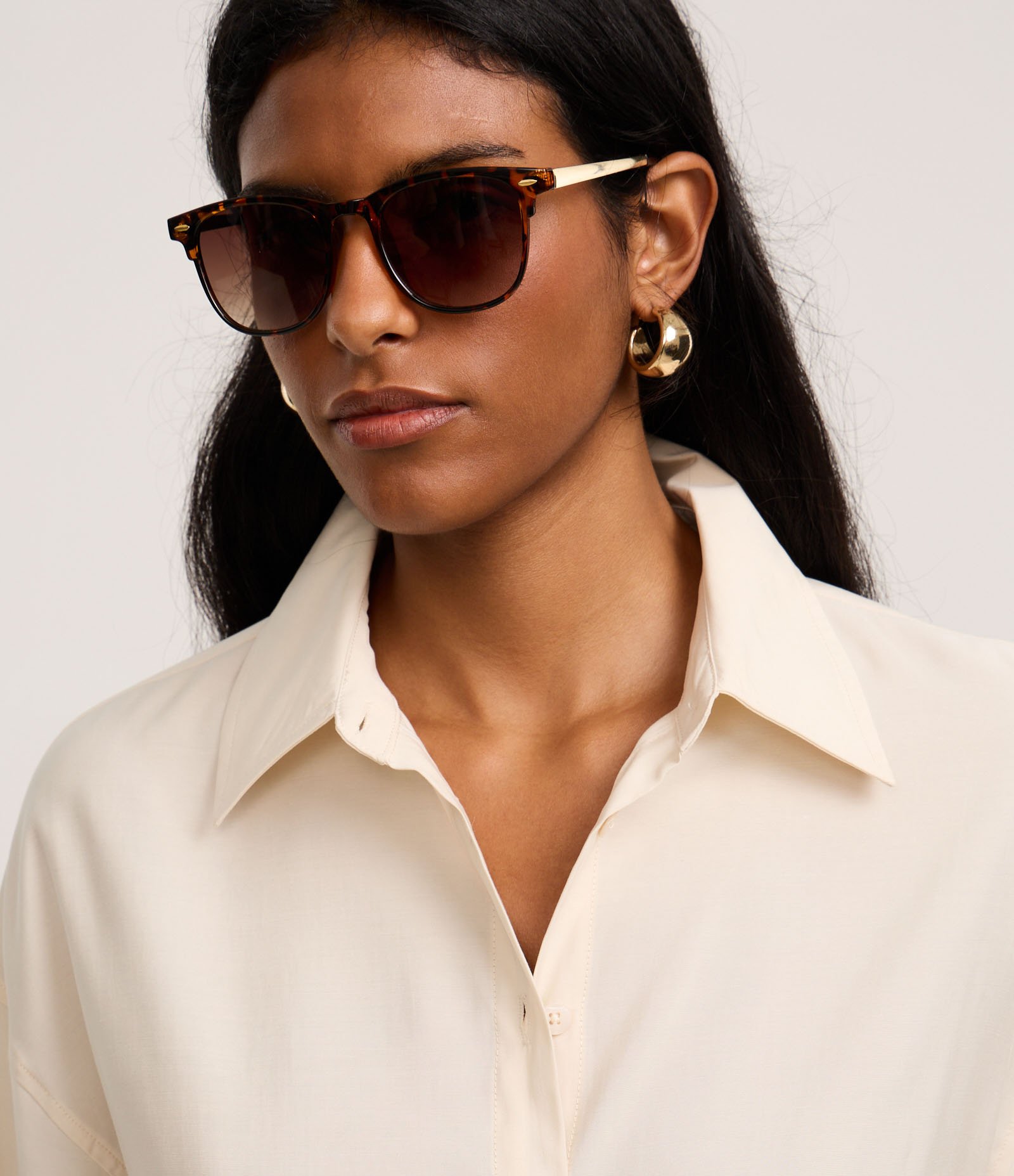 Camisa Ampla em Cupro com Abotoamento Bege 3